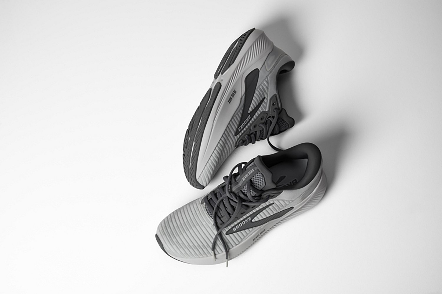 Brooks Men's Revel Max Running Shoes - view number 8