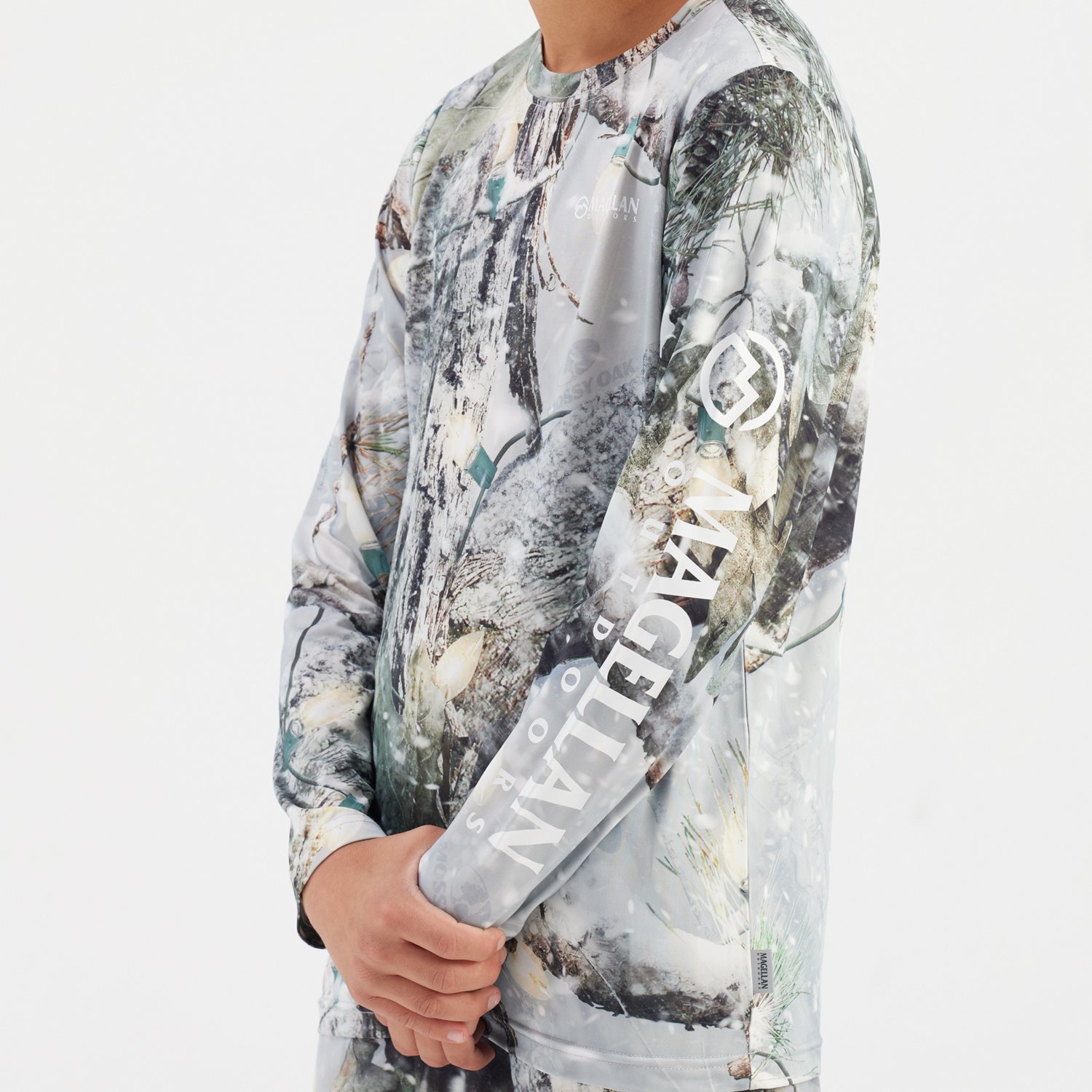 Magellan Outdoors Boys' Holiday Mossy Oak Break-Up Country Snowdrift 2.0 Long Sleeve Crew T-shirt - view number 2