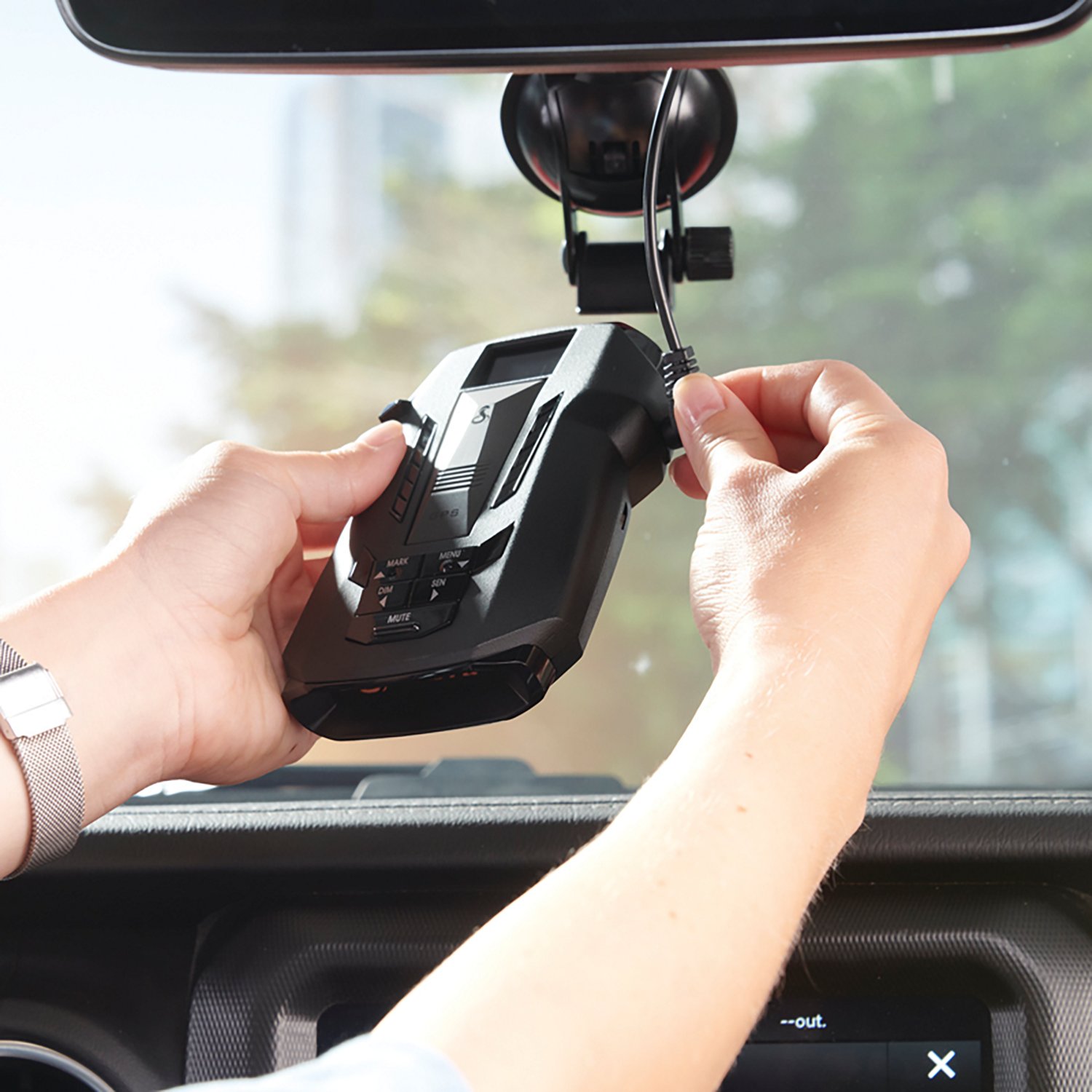 Cobra 700i Radar Premium Radar Detector - view number 3