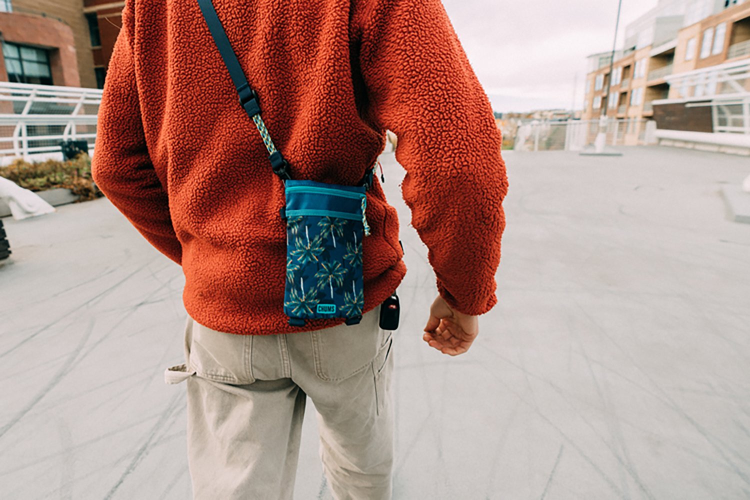 Chums Rover Phone Tote - view number 4