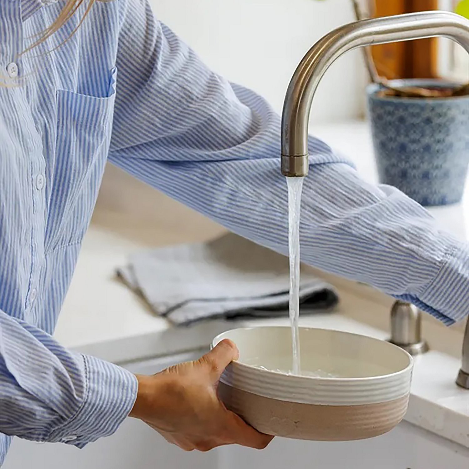 Mason Cash Heart Paw Dog Bowl - view number 7