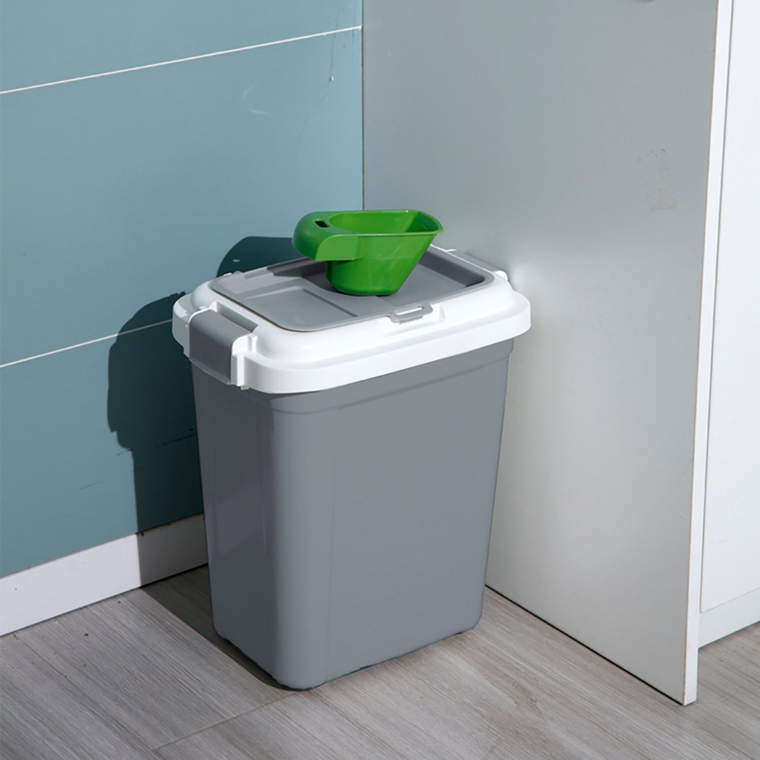 Ashfield & Harkness 23 qt Pet Food Storage Bin