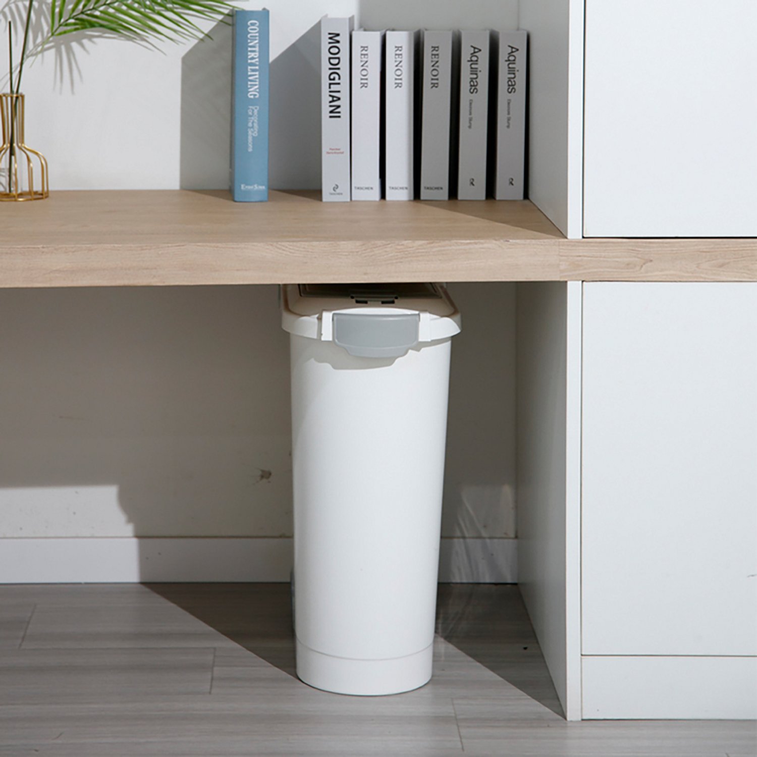 Ashfield & Harkness 36 qt Pet Food Storage Bin