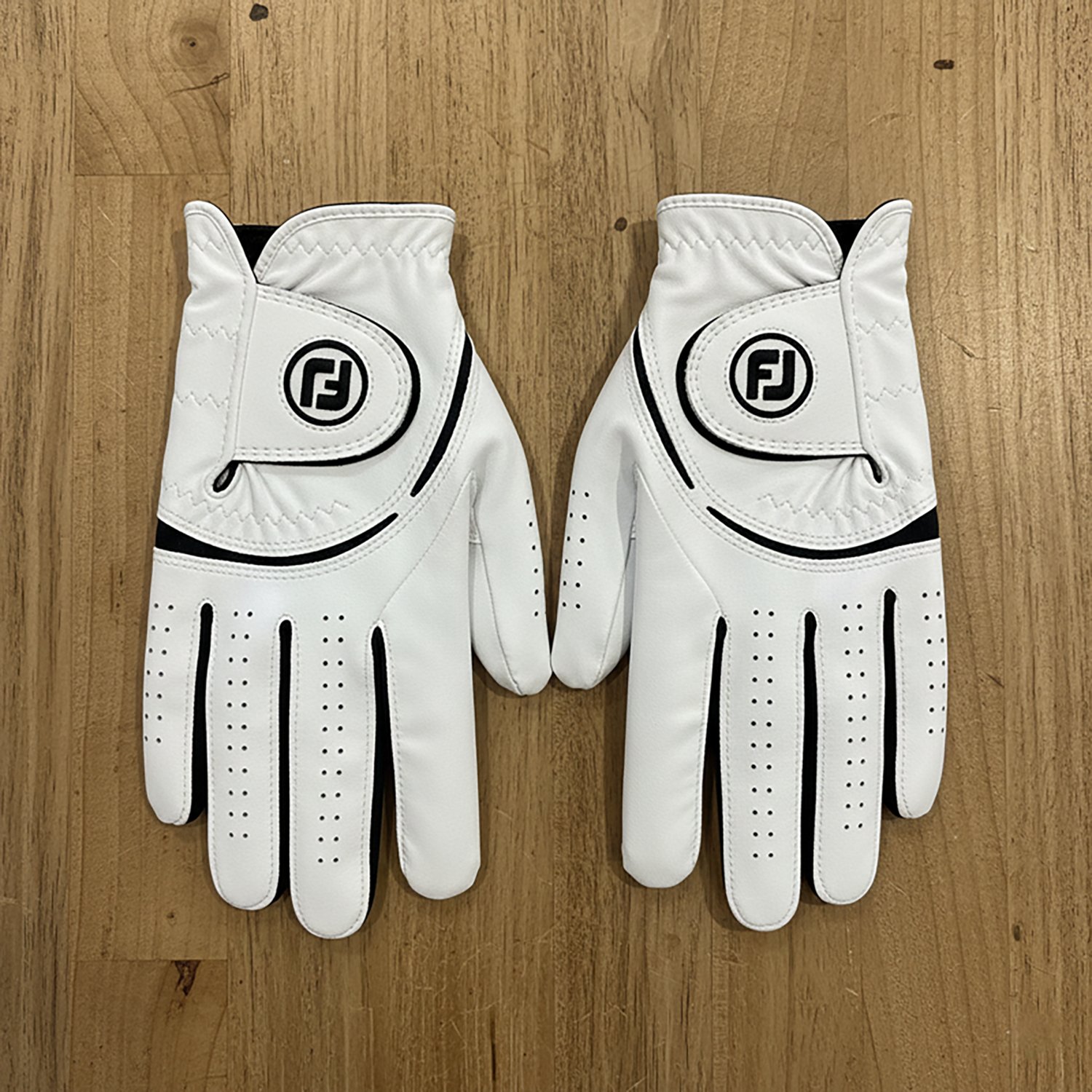 FootJoy Women's 2023 WeatherSof Regular Glove - view number 2