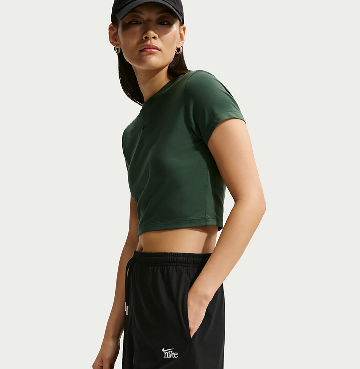 Nike Women's Nike Sportswear Chill Knit Lightweight Shorts 5 in. - view number 5