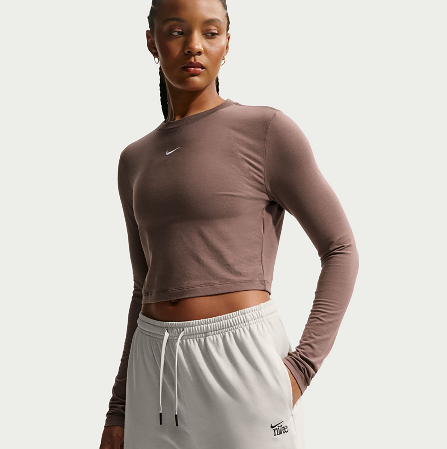 Nike Women's Nike Sportswear Chill Knit Lightweight Shorts 5 in. - view number 3