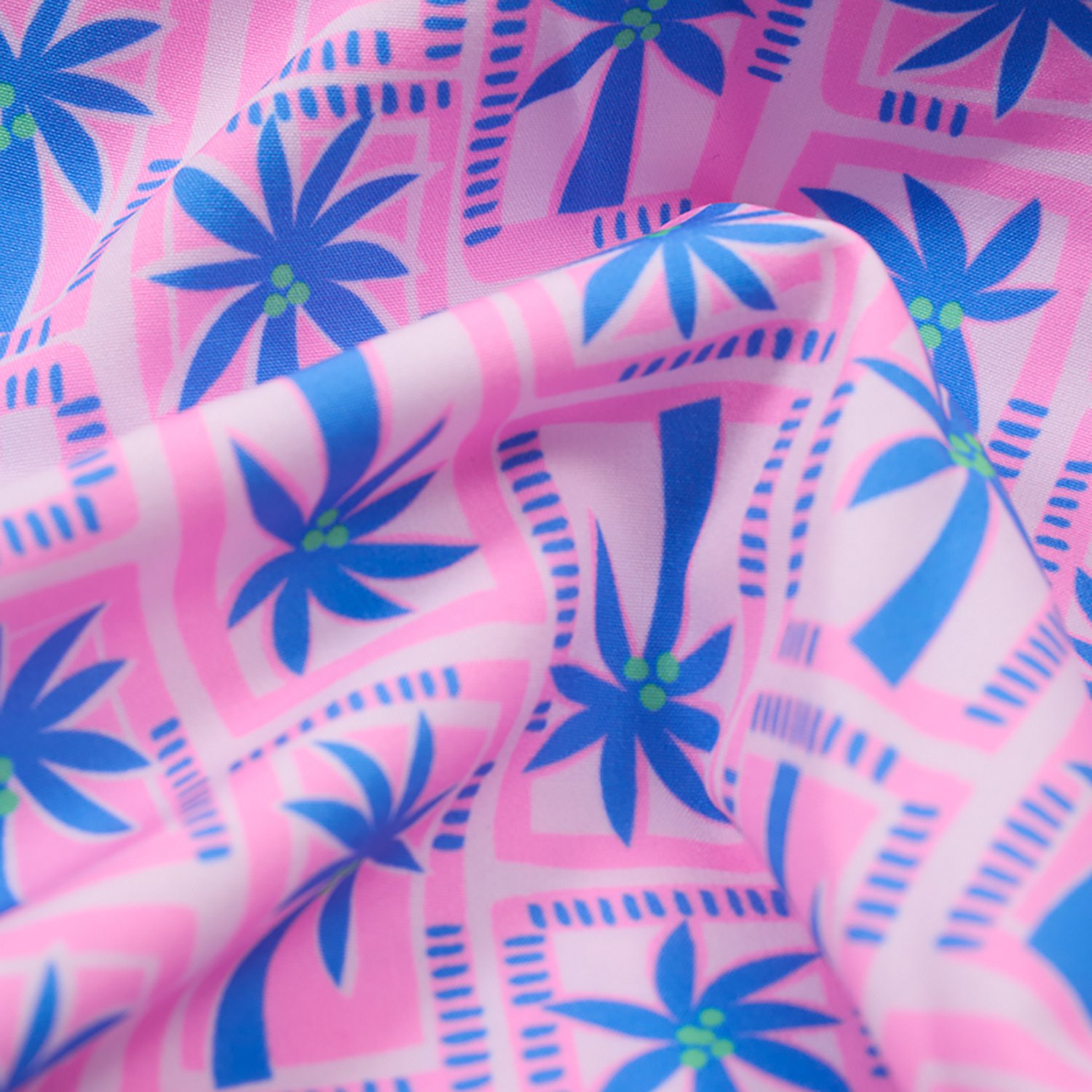 Chubbies Men's The Miami Mosaics Classic Swim Trunks 5.5 in - view number 3