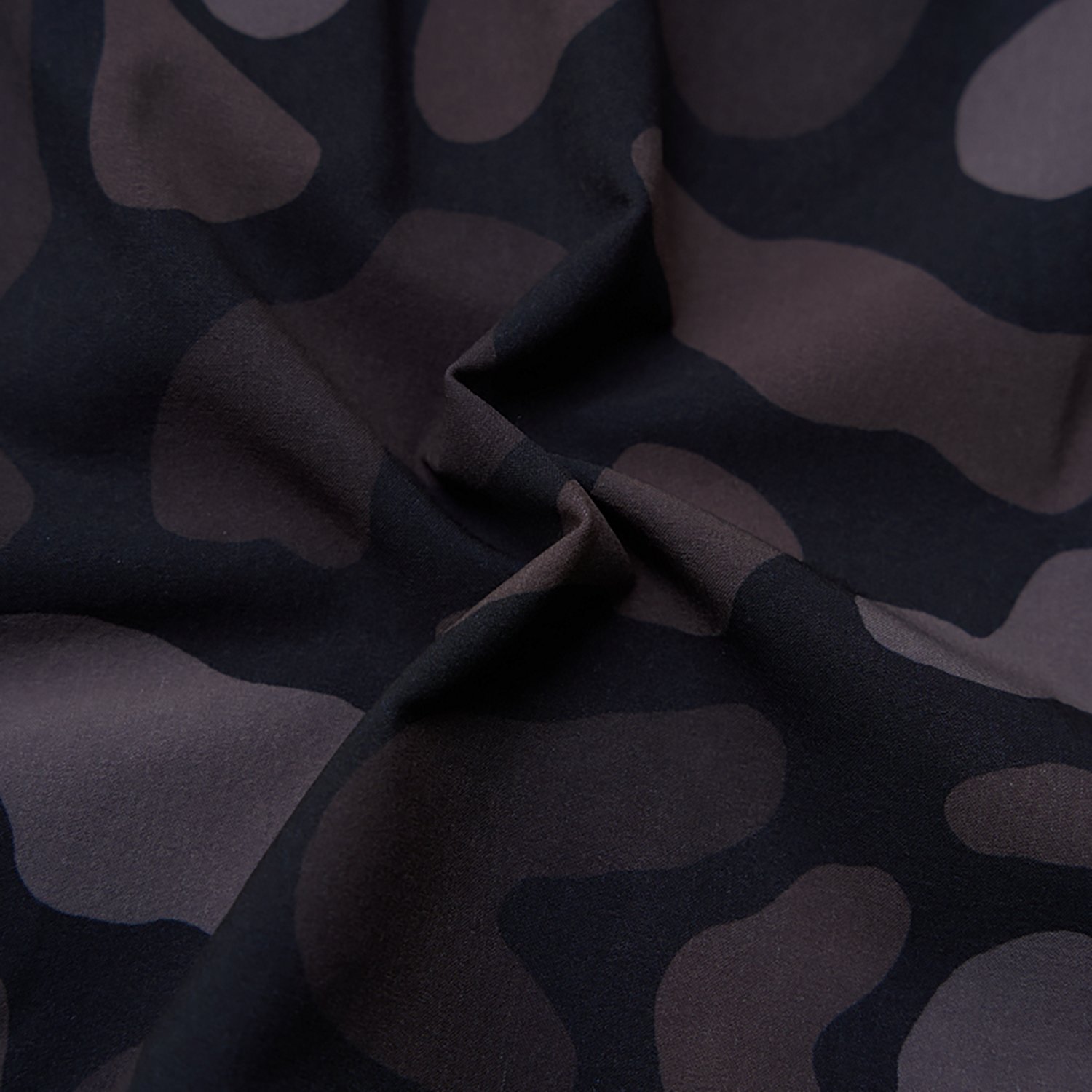 Chubbies Men's The Duck & Covers Ultimate Training Shorts 5.5 in - view number 3