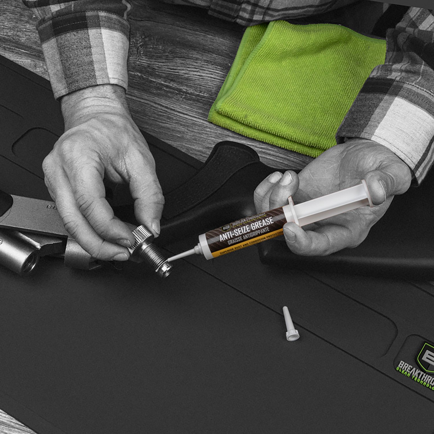 Breakthrough Clean Technologies 12 cc Antiseize Grease Syringe - view number 2