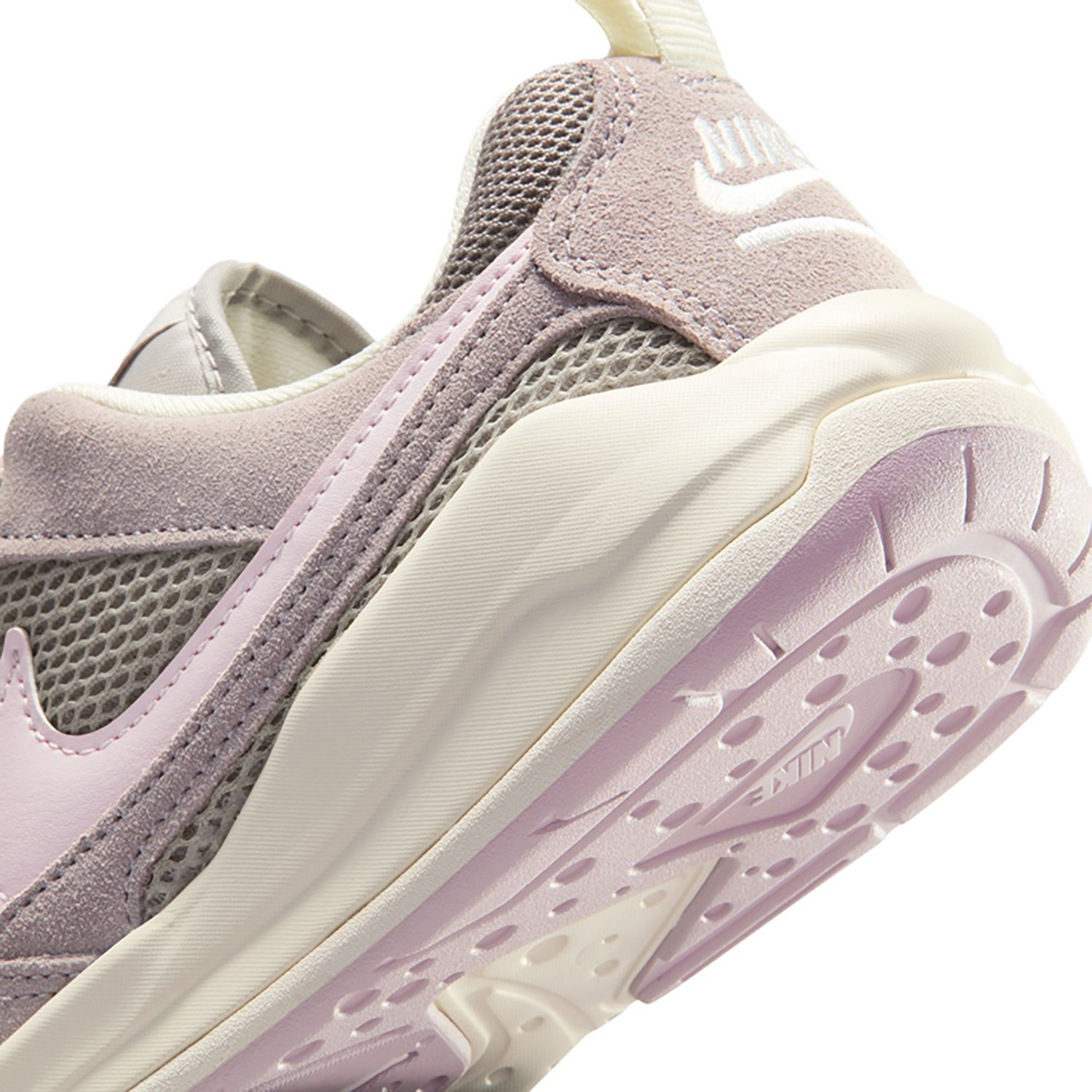 Jordan Women's CMFT Era Shoes - view number 8