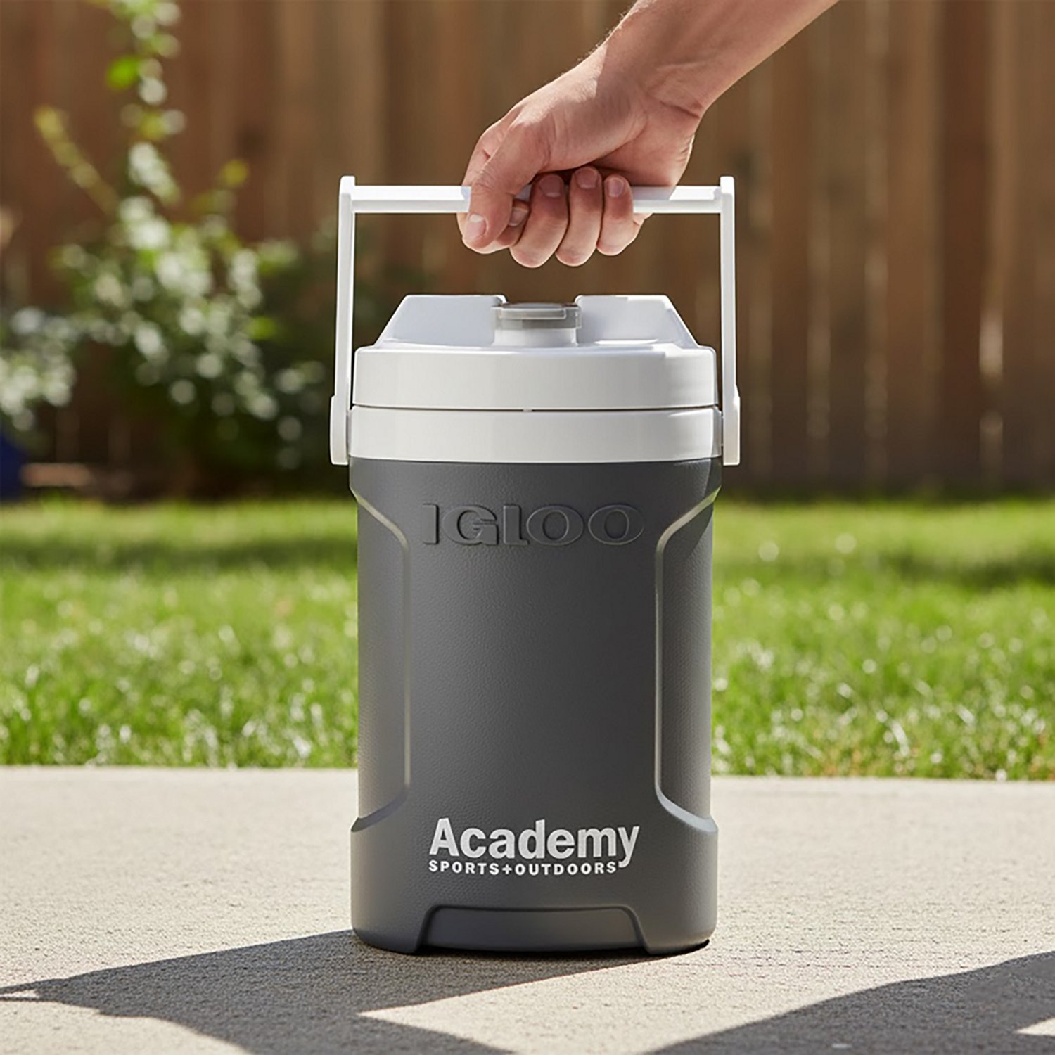 Igloo Academy Sports + Outdoors Latitude 64 fl oz Jug - view number 3