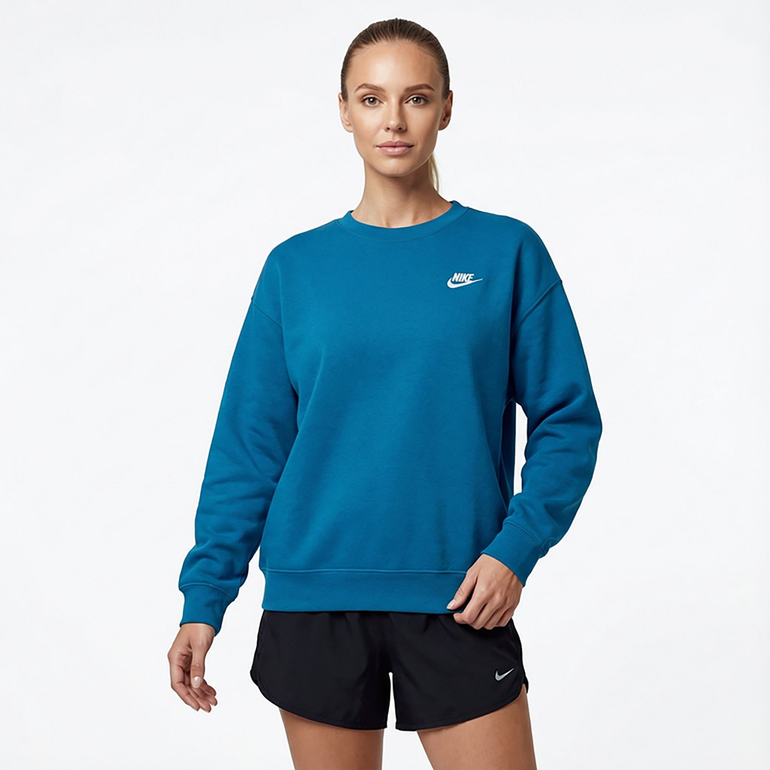 Nike Women's Sportswear Clube Fleece Loose Crew-Neck Sweatshirt - view number 2