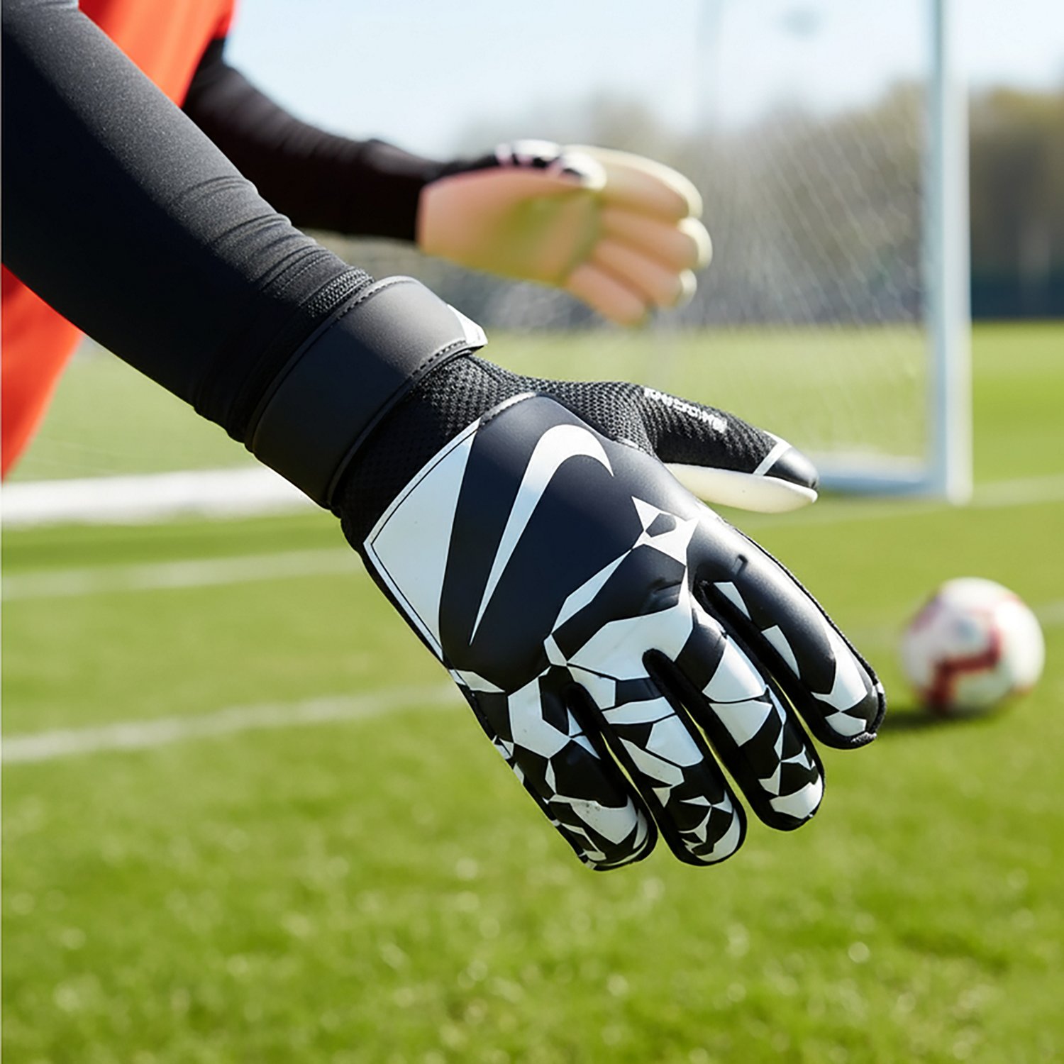 Nike Juniors' Match Goalie Gloves - view number 3