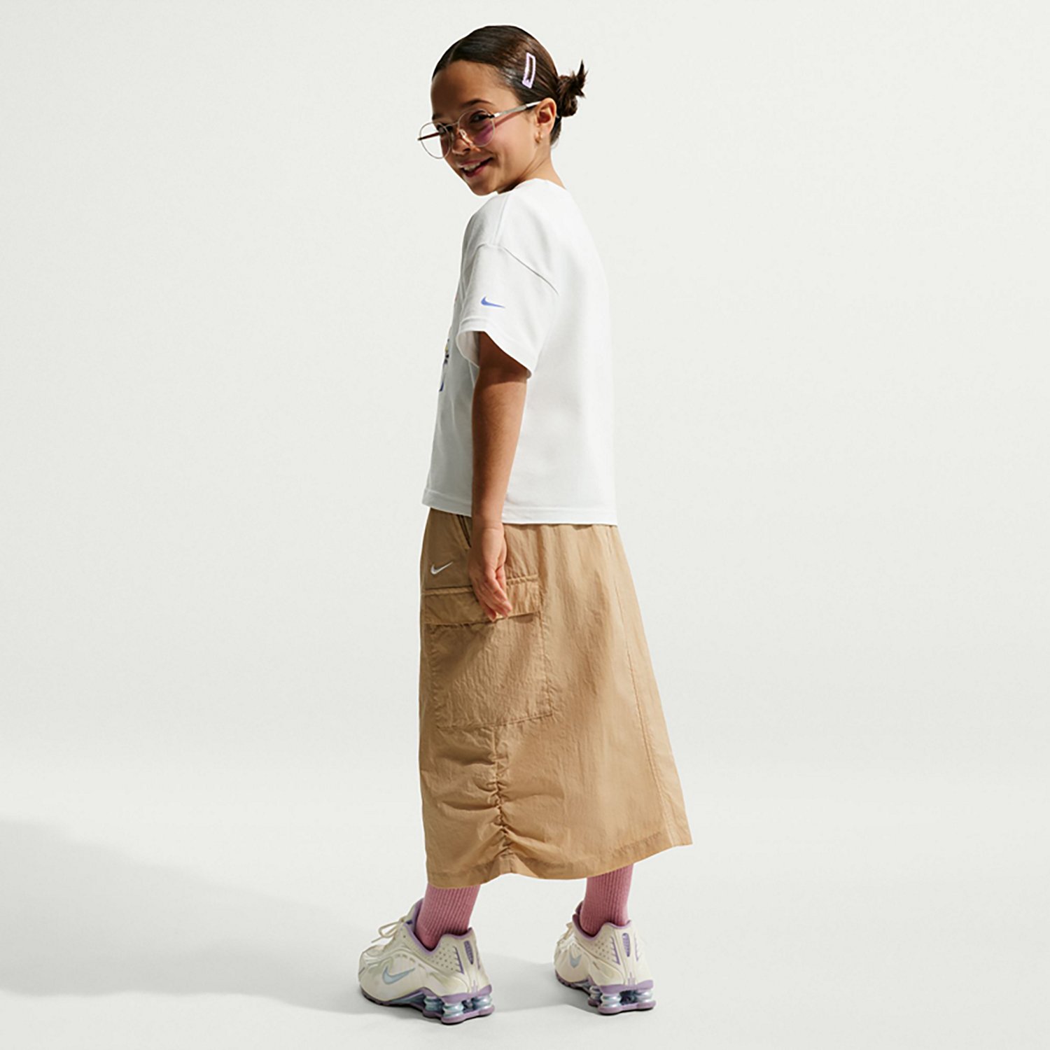 Nike Girls' Sportswear Essential T-shirt - view number 5