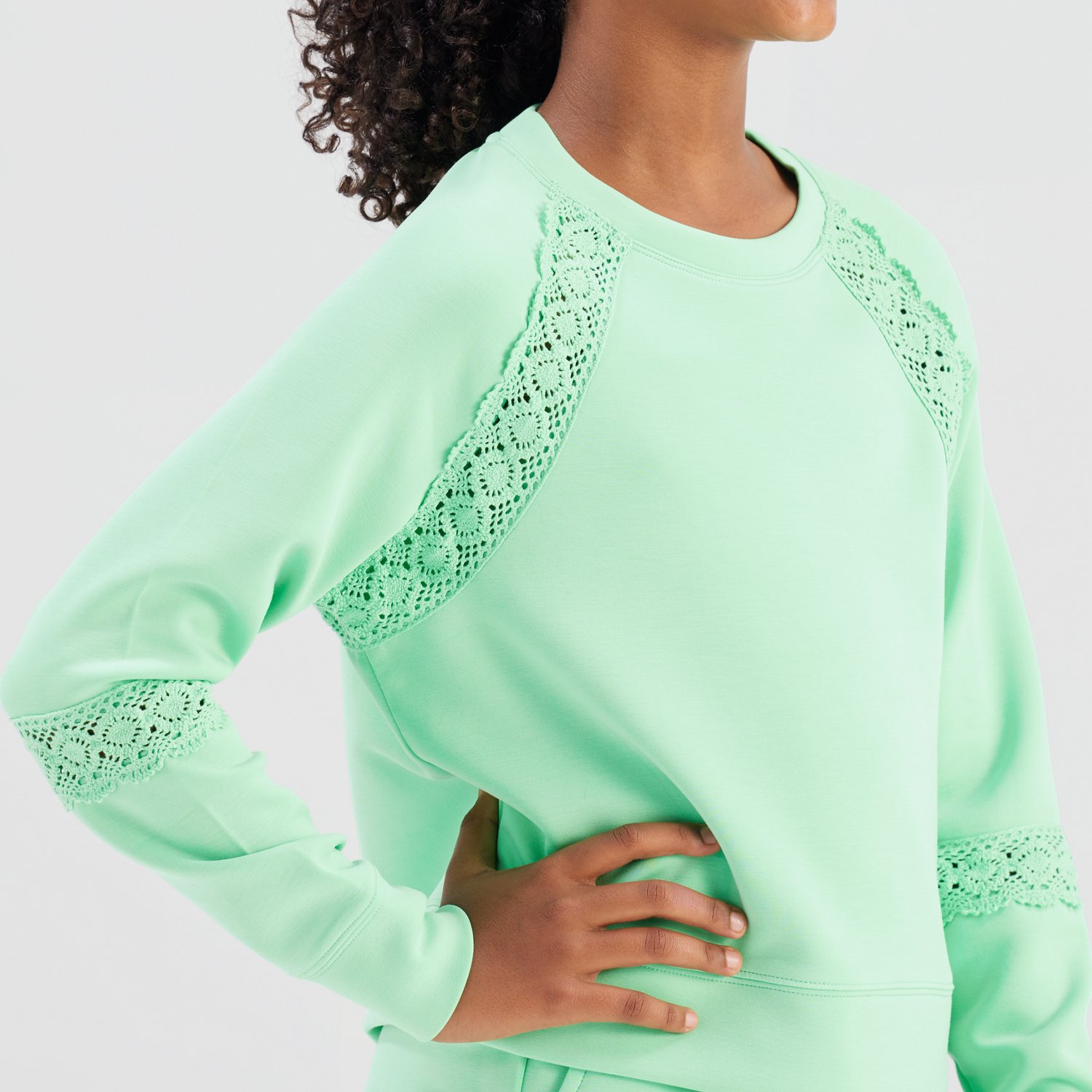 Freely Girls' Georgia Scuba Oversized Crew Sweatshirt - view number 4