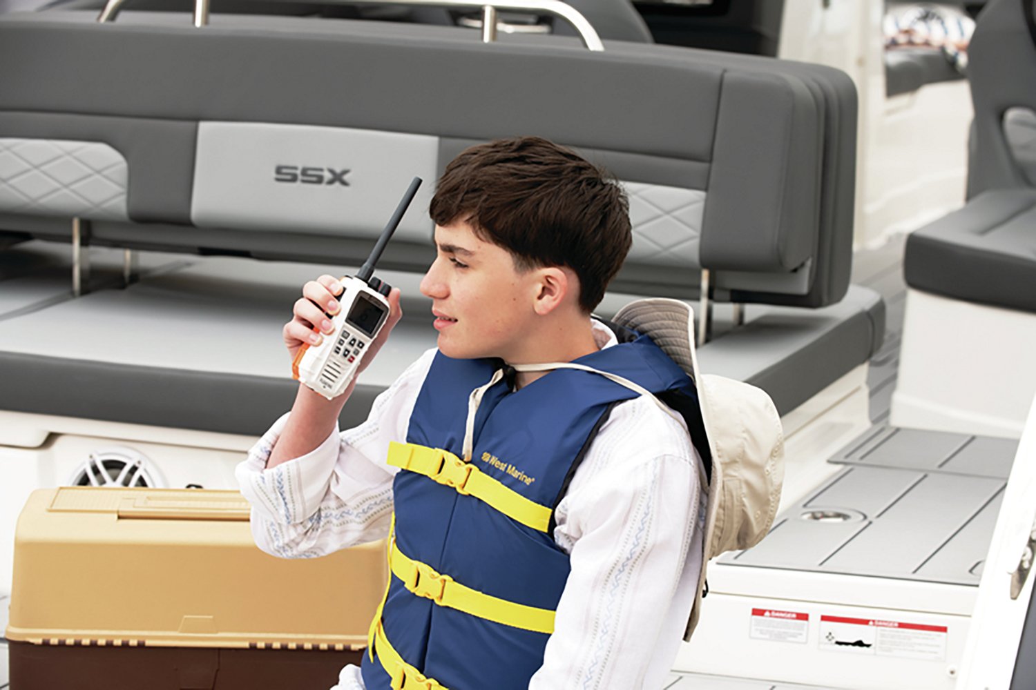 Cobra Bluebound 350 VHF Hand Held Radio