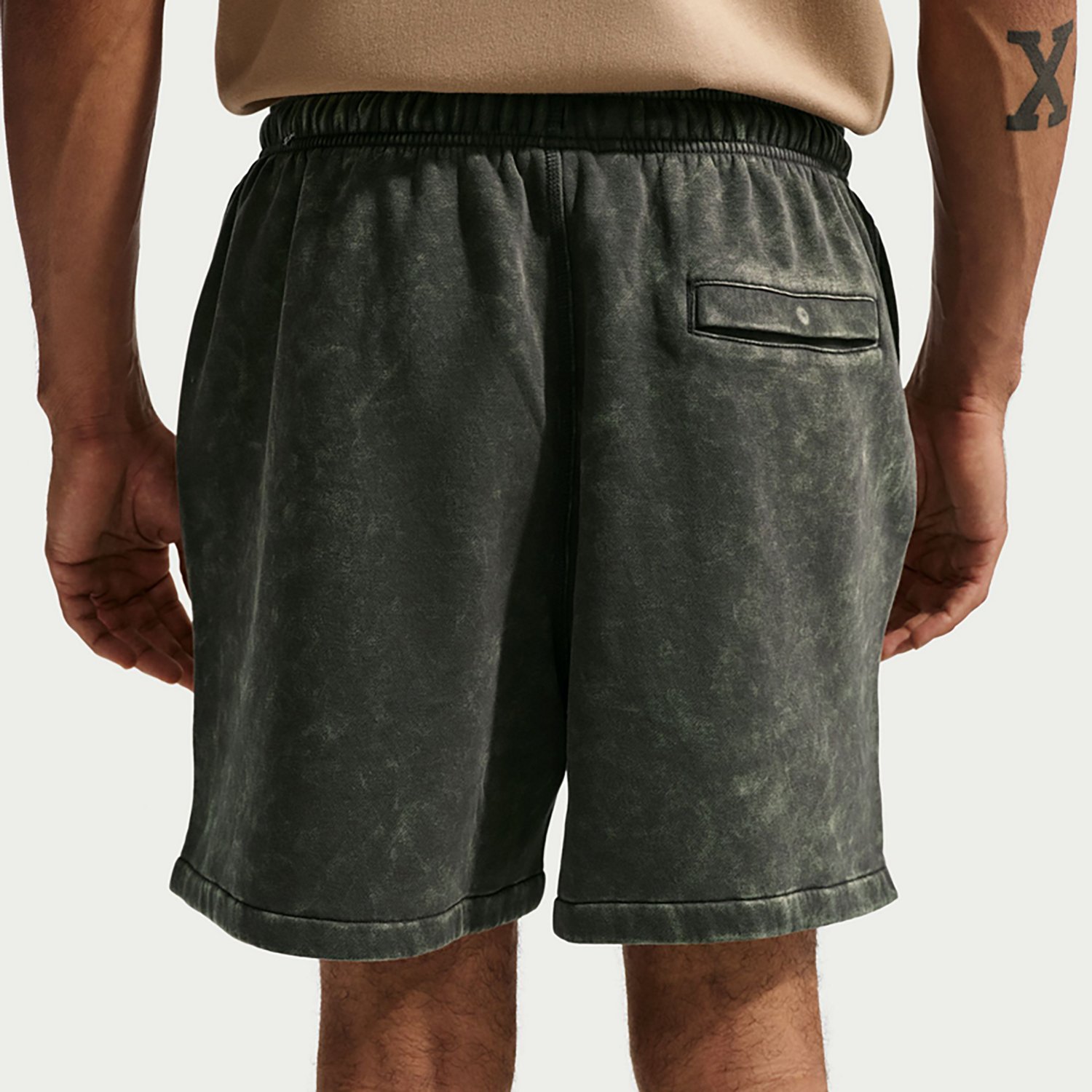 Nike Men's Sportswear Club Fleece Flow Shorts 6 in - view number 2