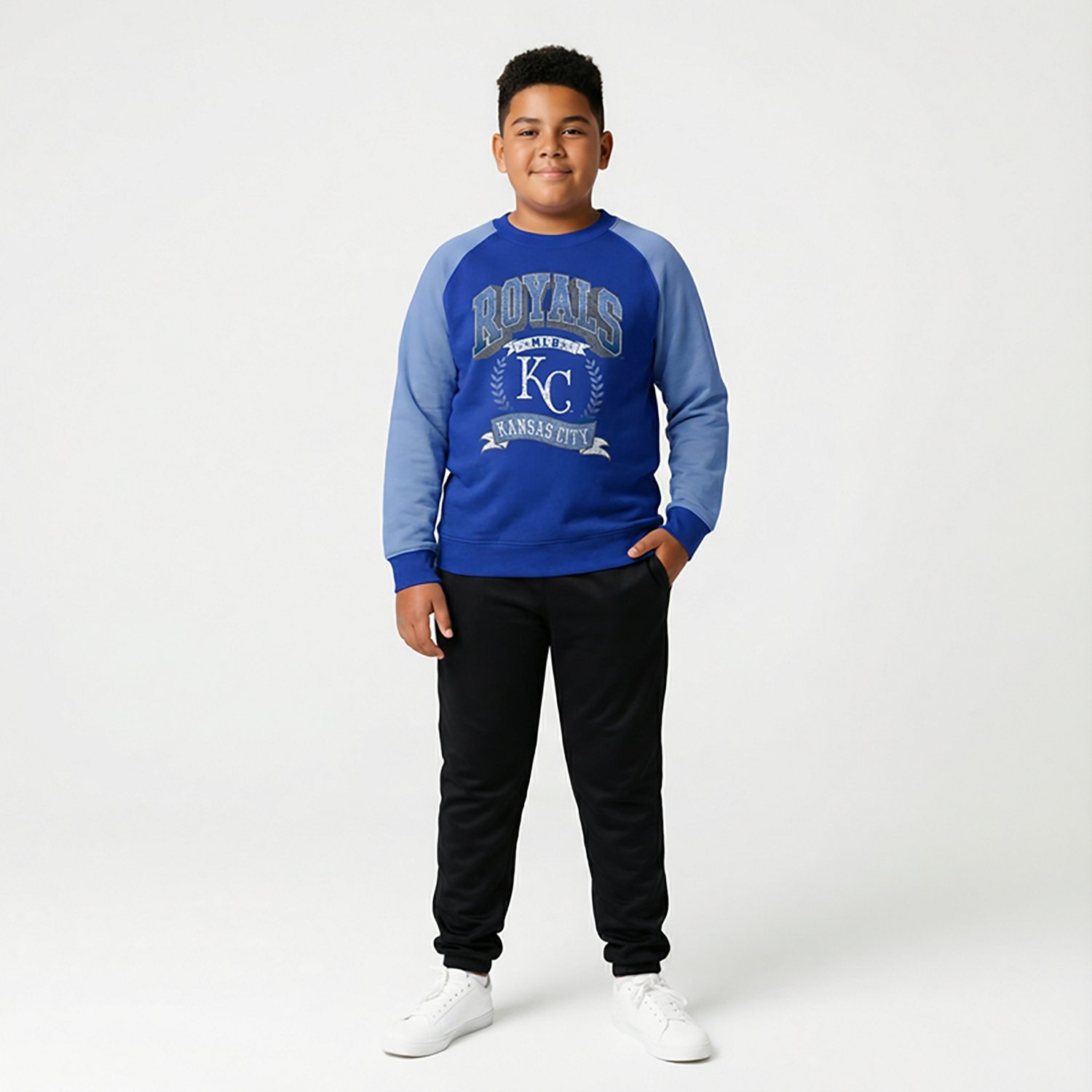 Outerstuff Boys' Kansas City Royals Bullpen Fleece Crew Sweatshirt
