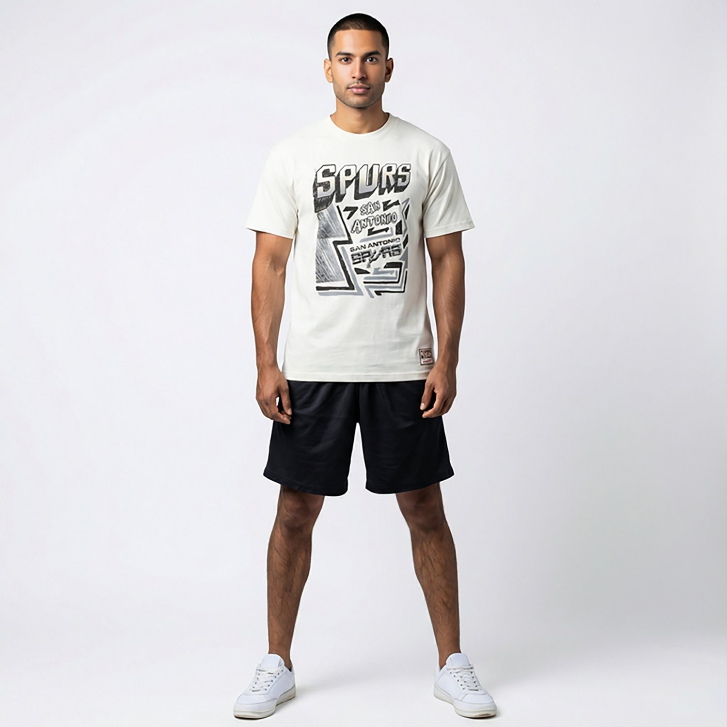 Mitchell & Ness Men's San Antonio Spurs Sidewalk Sketch Graphic T-shirt