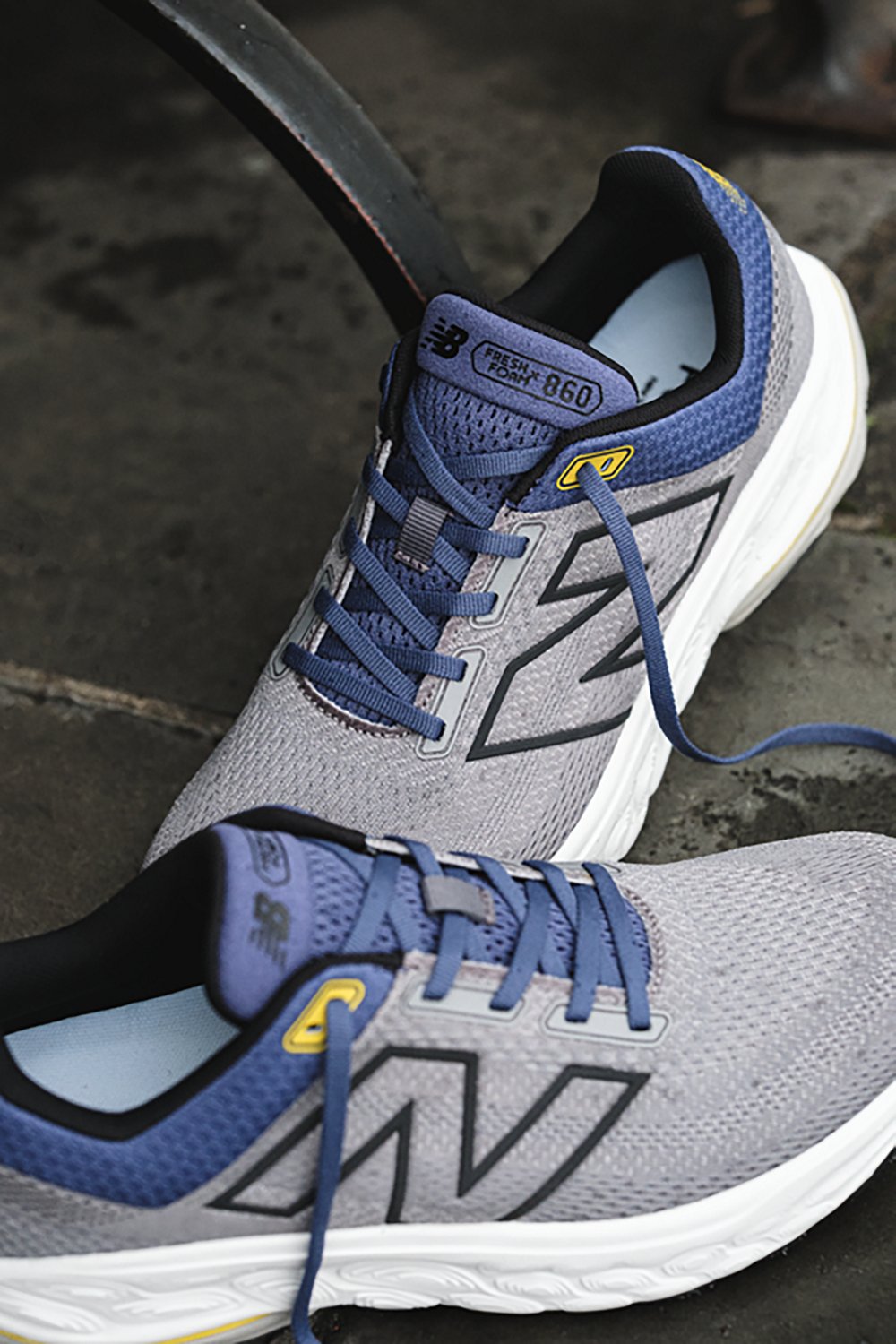 New Balance Men's 860 v14 Running Shoes - view number 7