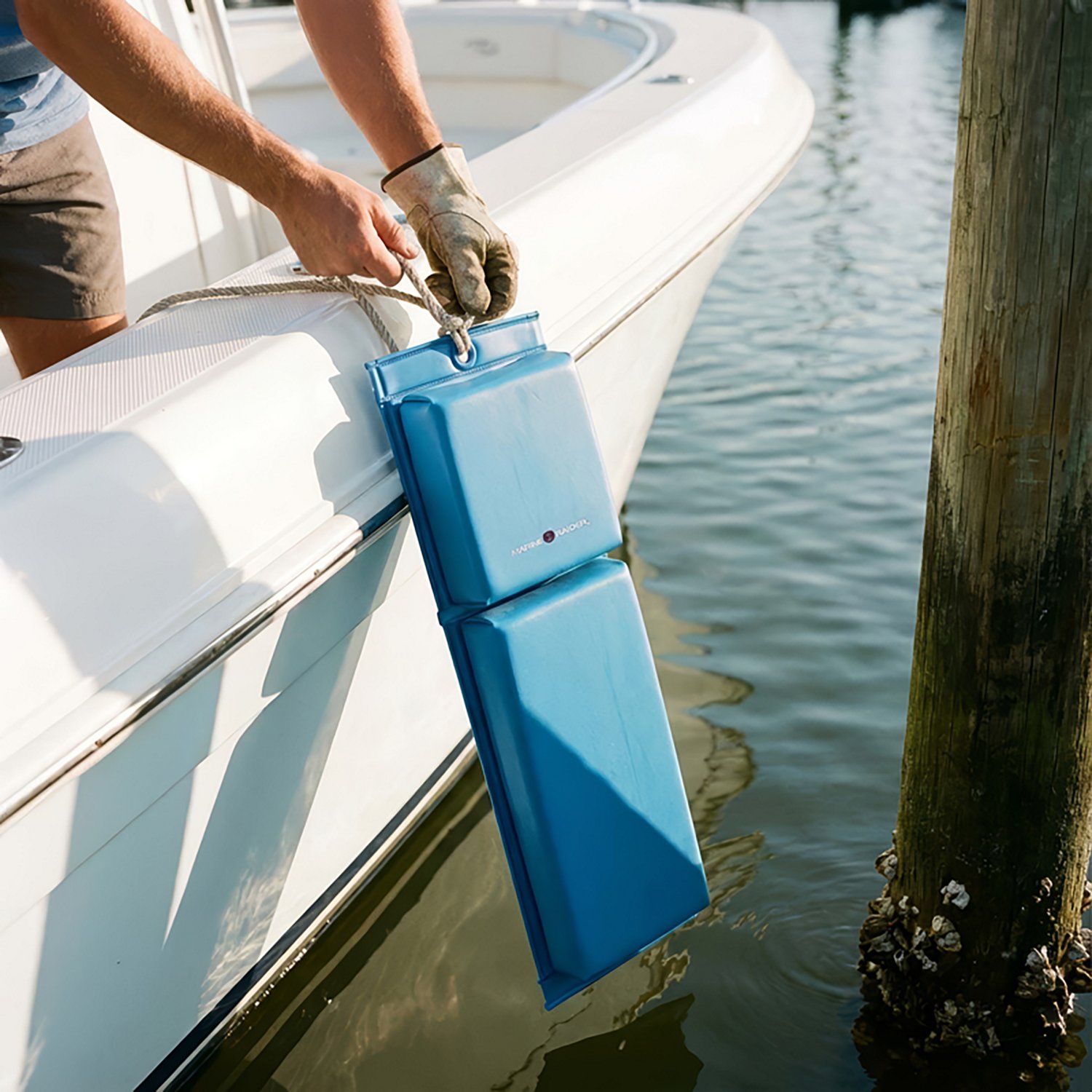 Marine Raider™ Contour Fender - view number 4