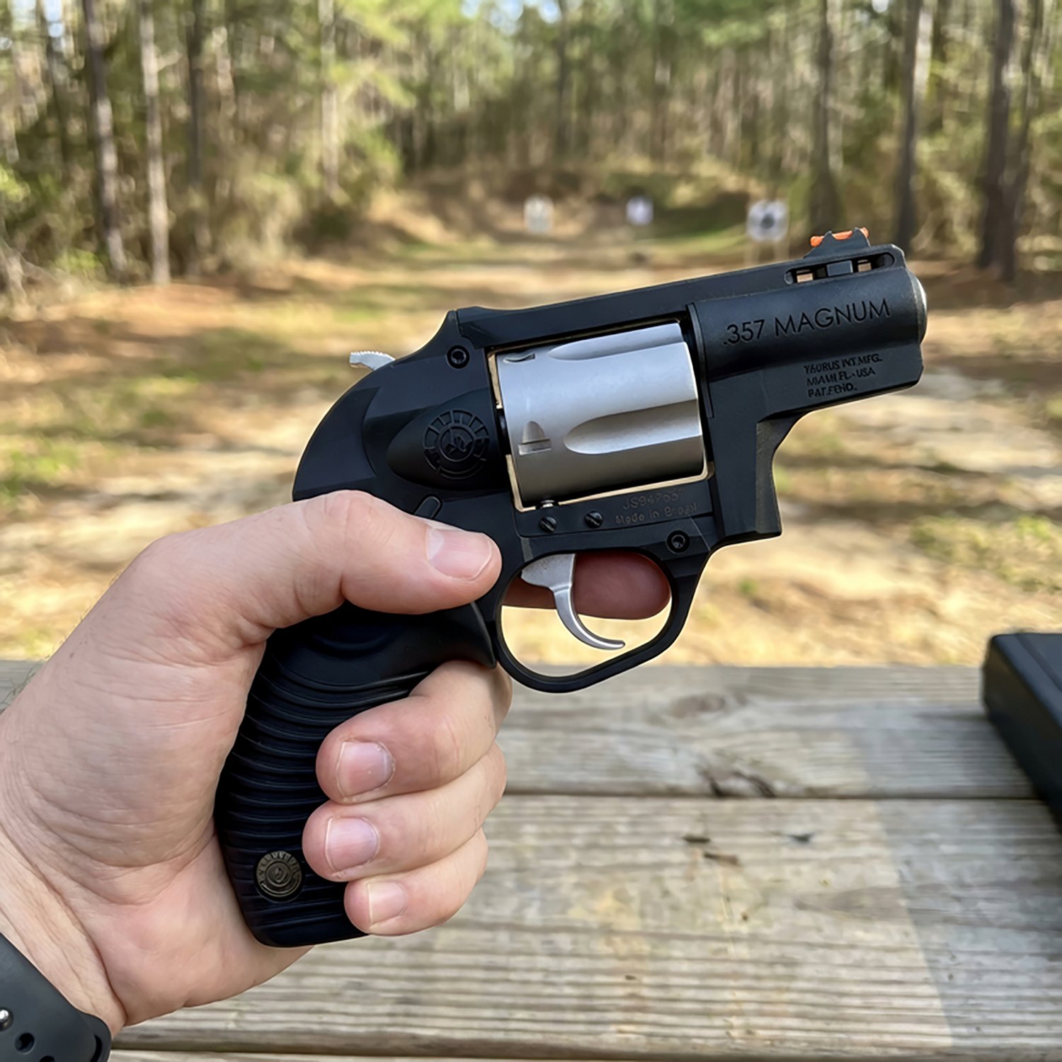 Taurus 605PLYSS2 DT .357 Magnum Revolver - view number 2