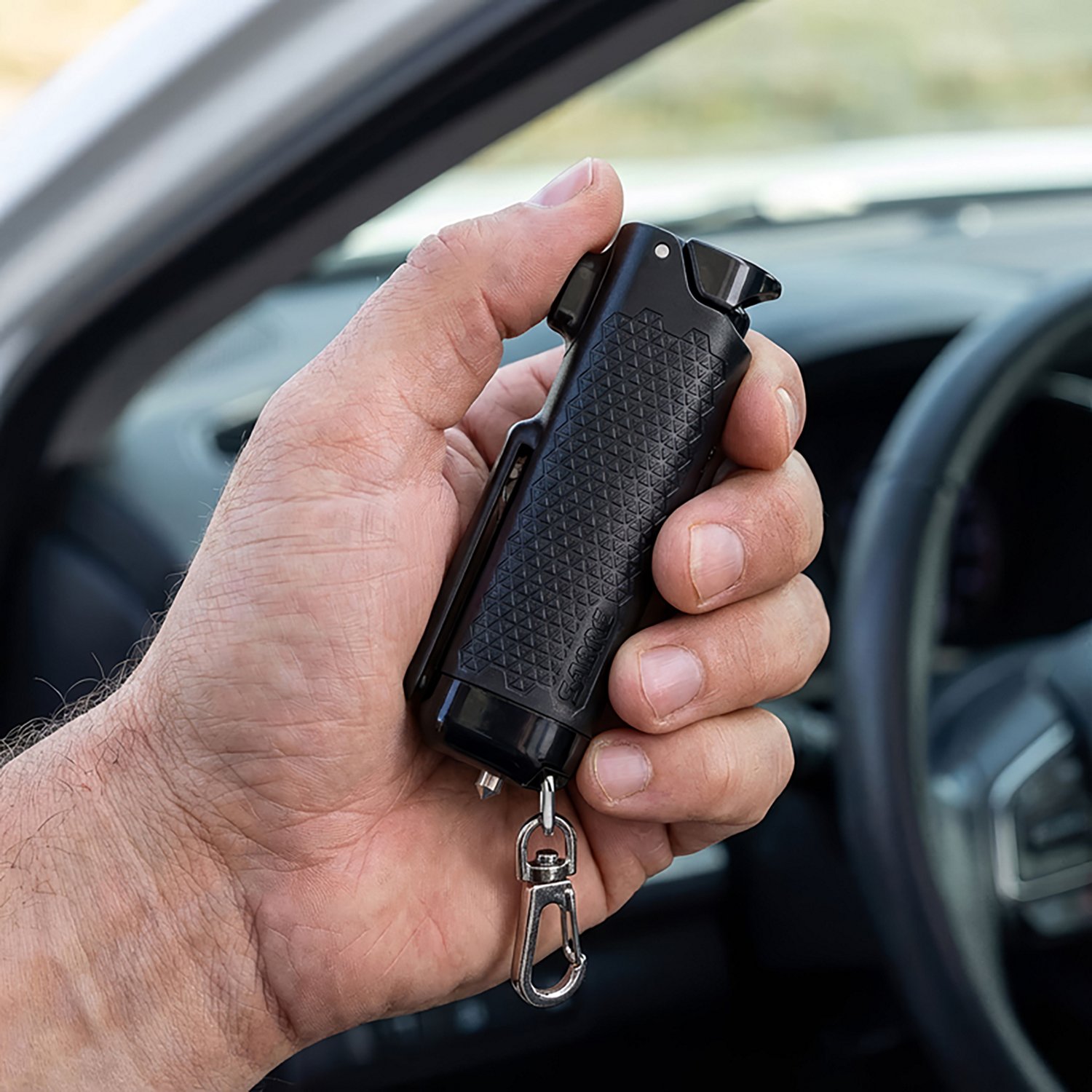 SABRE Red Safe Escape 3-in-1 Automotive Tool - view number 3