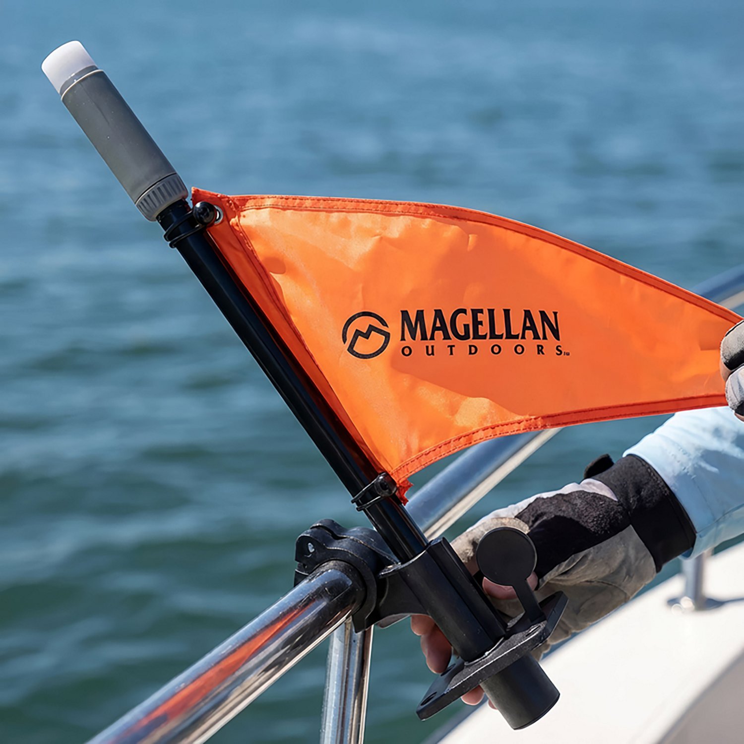Magellan Outdoors Kayak Safety Light - view number 3