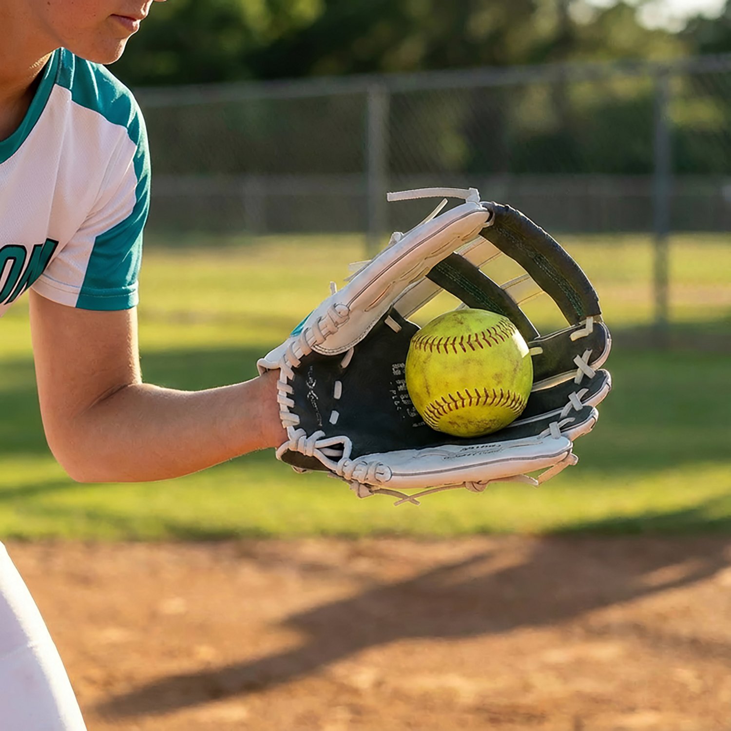 EASTON Youth Ghost Flex Fastpitch Softball Glove                                                                                 - view number 4