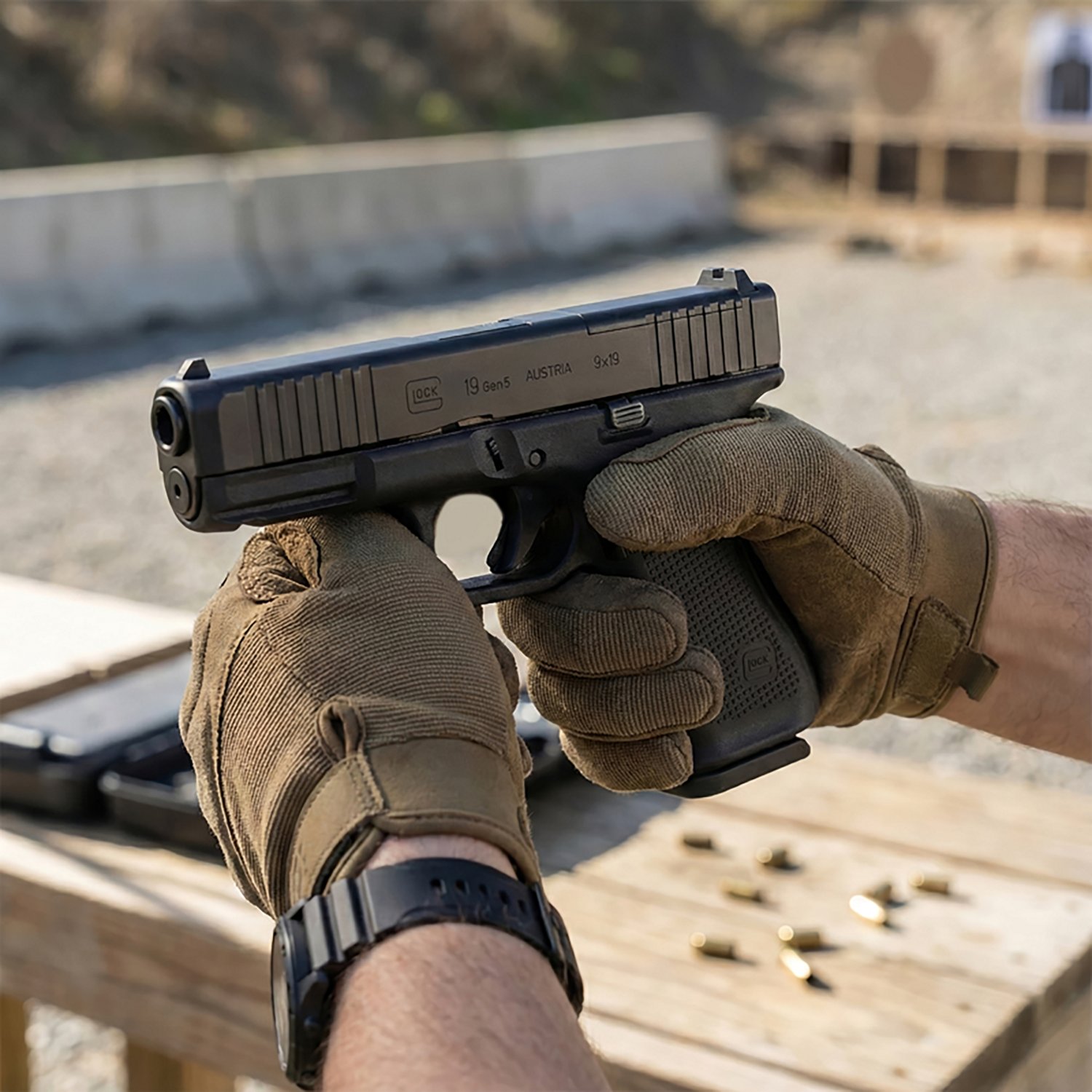 GLOCK 19 - G19 Gen5 Compact MOS AUT 9mm Luger Centerfire Pistol - view number 4