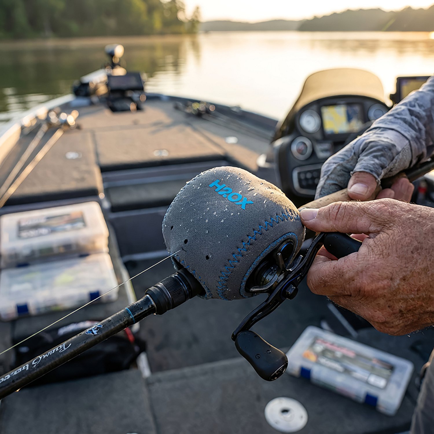 H2OX Neoprene Bait Cast Reel Cover                                                                                               - view number 2