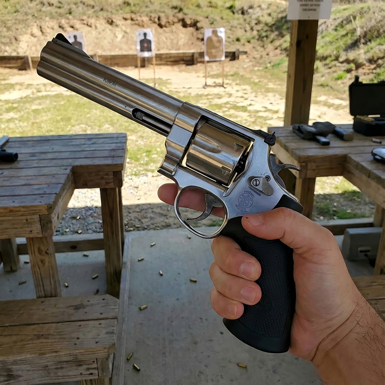 Smith & Wesson 610 10mm Auto Revolver - view number 3
