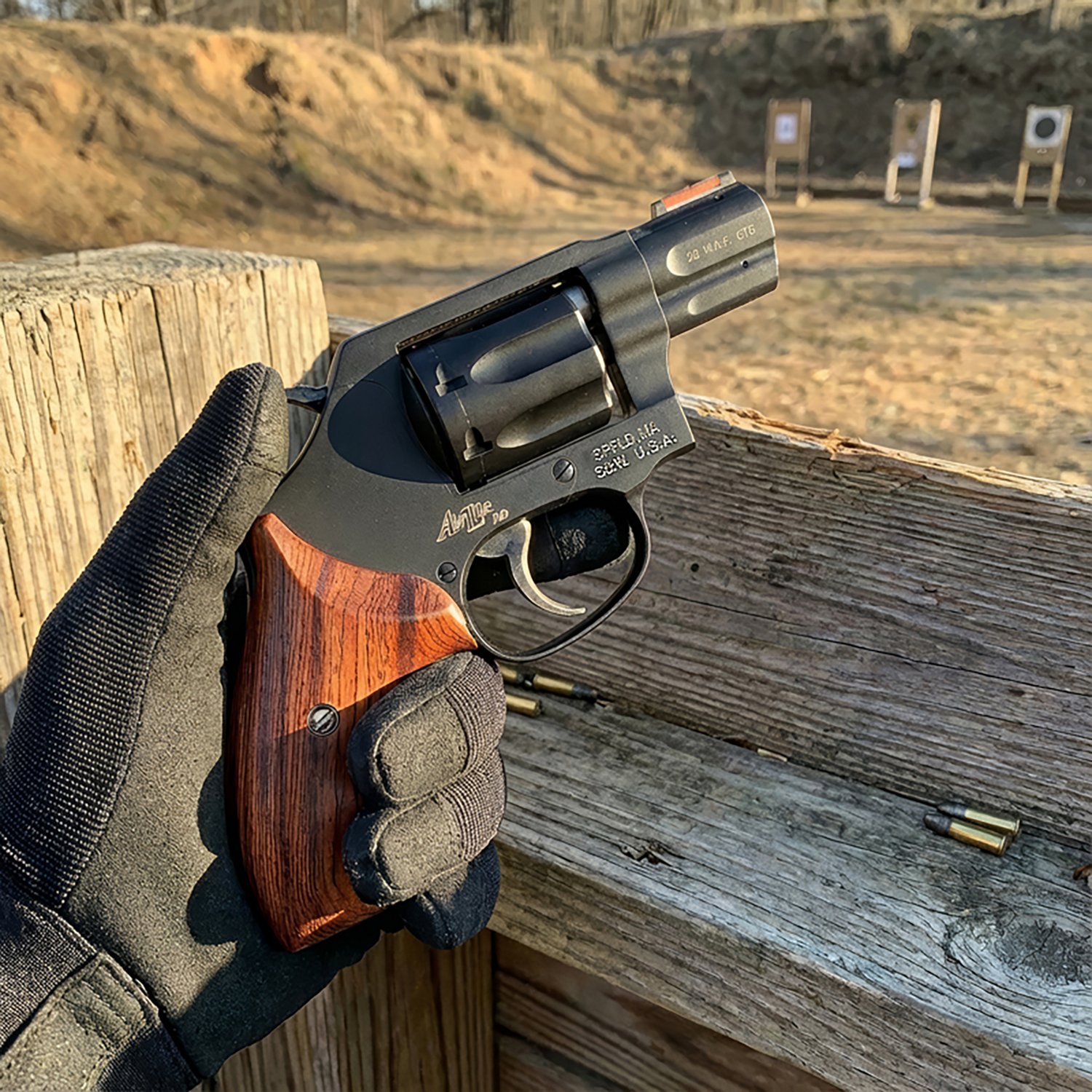 Smith & Wesson 351 Personal Defense .22 Magnum Revolver - view number 2