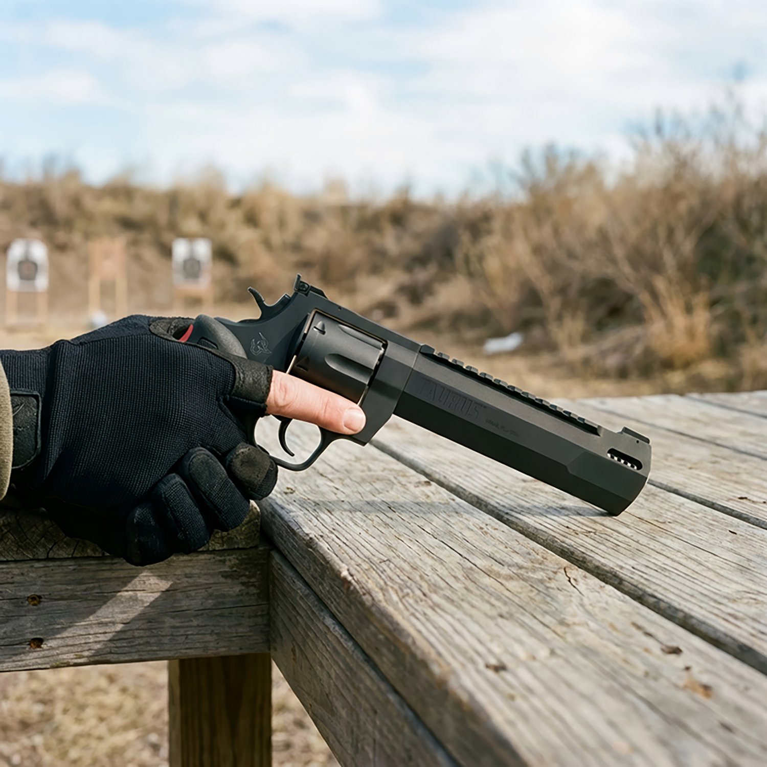 Taurus Raging Hunter 44 Rem Mag 8.37 in Revolver - view number 3