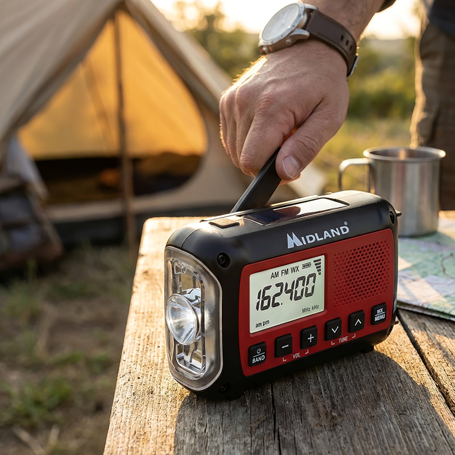 Midland ER40 Rechargeable Emergency Crank Radio                                                                                  - view number 4