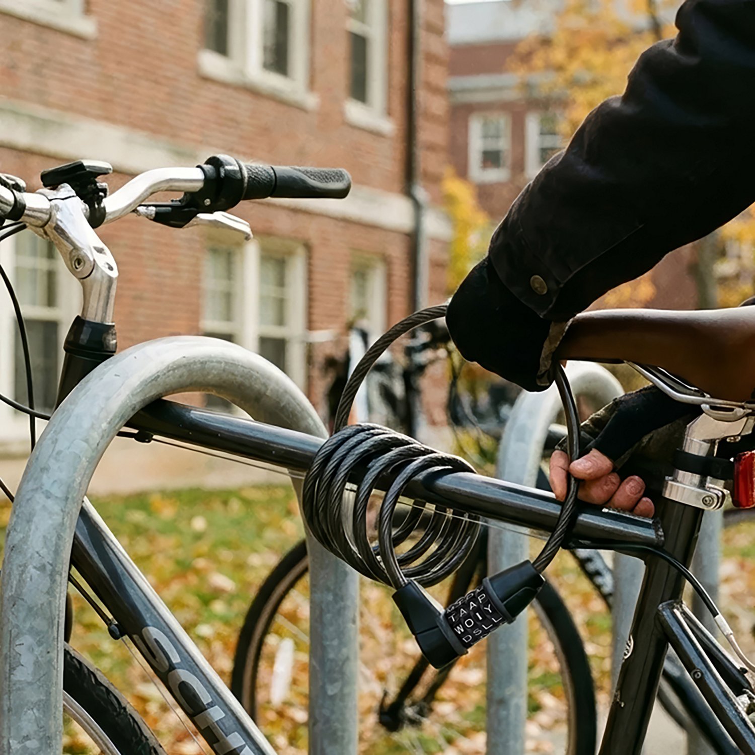 Schwinn 5 ft x 6 mm Cable Combo Lock                                                                                             - view number 3