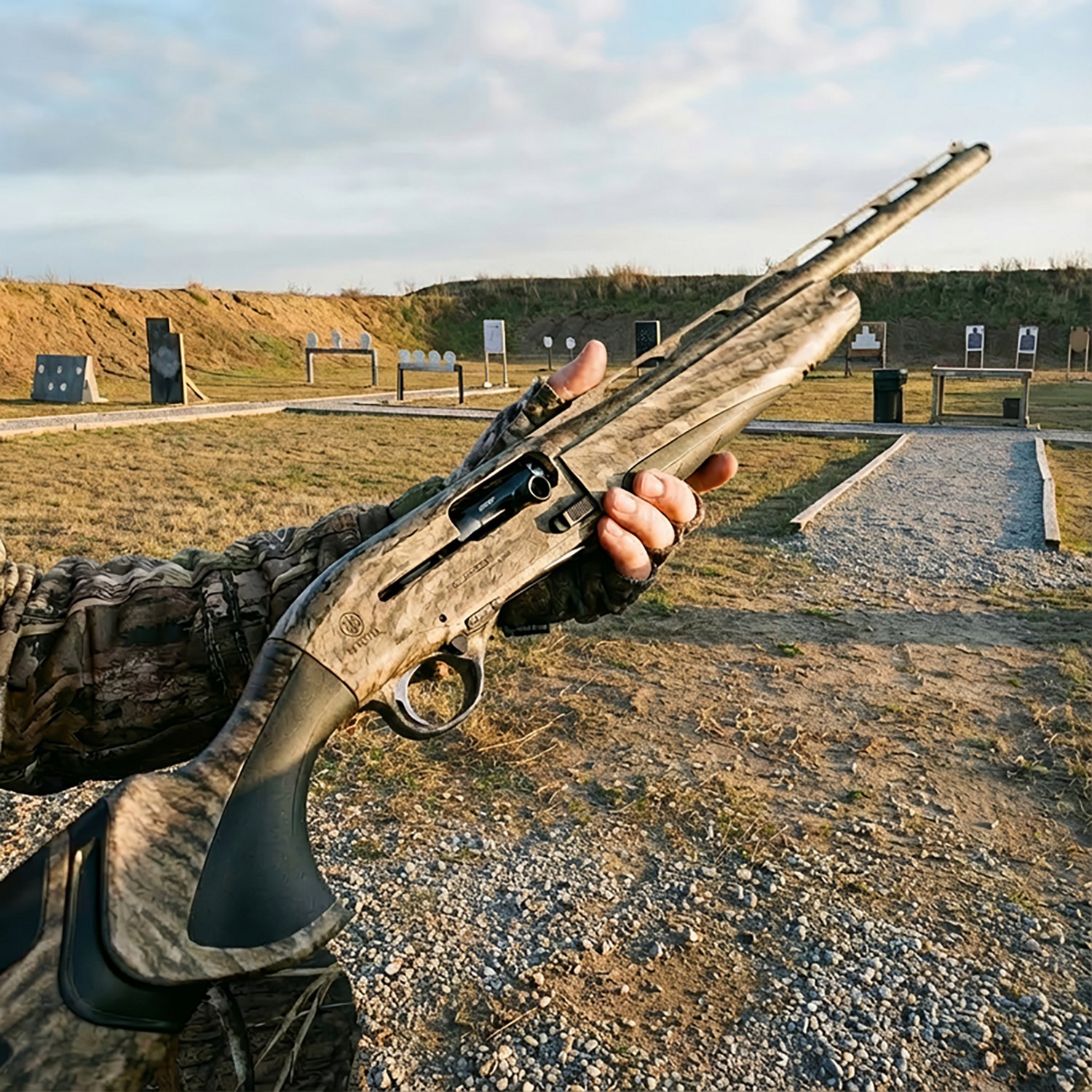 Beretta A400 Xtreme Plus KO Mossy Oak Bottomland 12 Gauge Semiautomatic Shotgun - view number 3