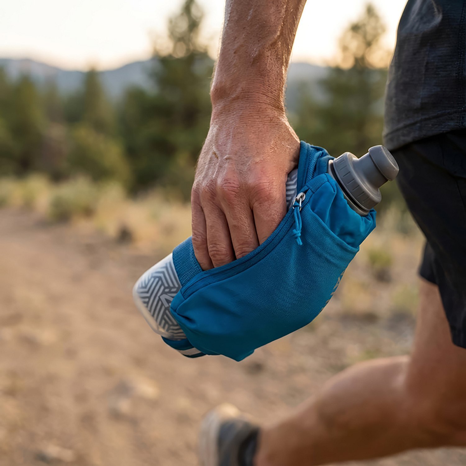 Nathan SpeedDraw 2 18 oz Insulated Handheld Flask                                                                                - view number 8