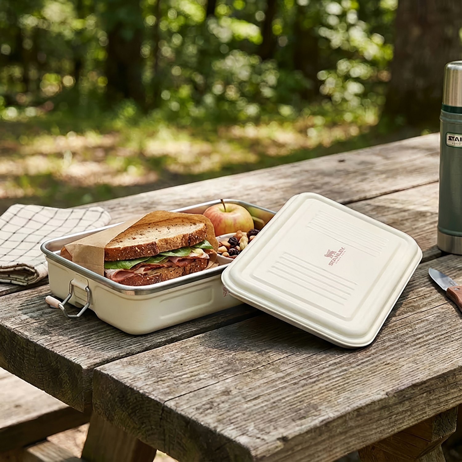 Stanley Classic Legendary 1.25 qt. Useful Box - view number 4