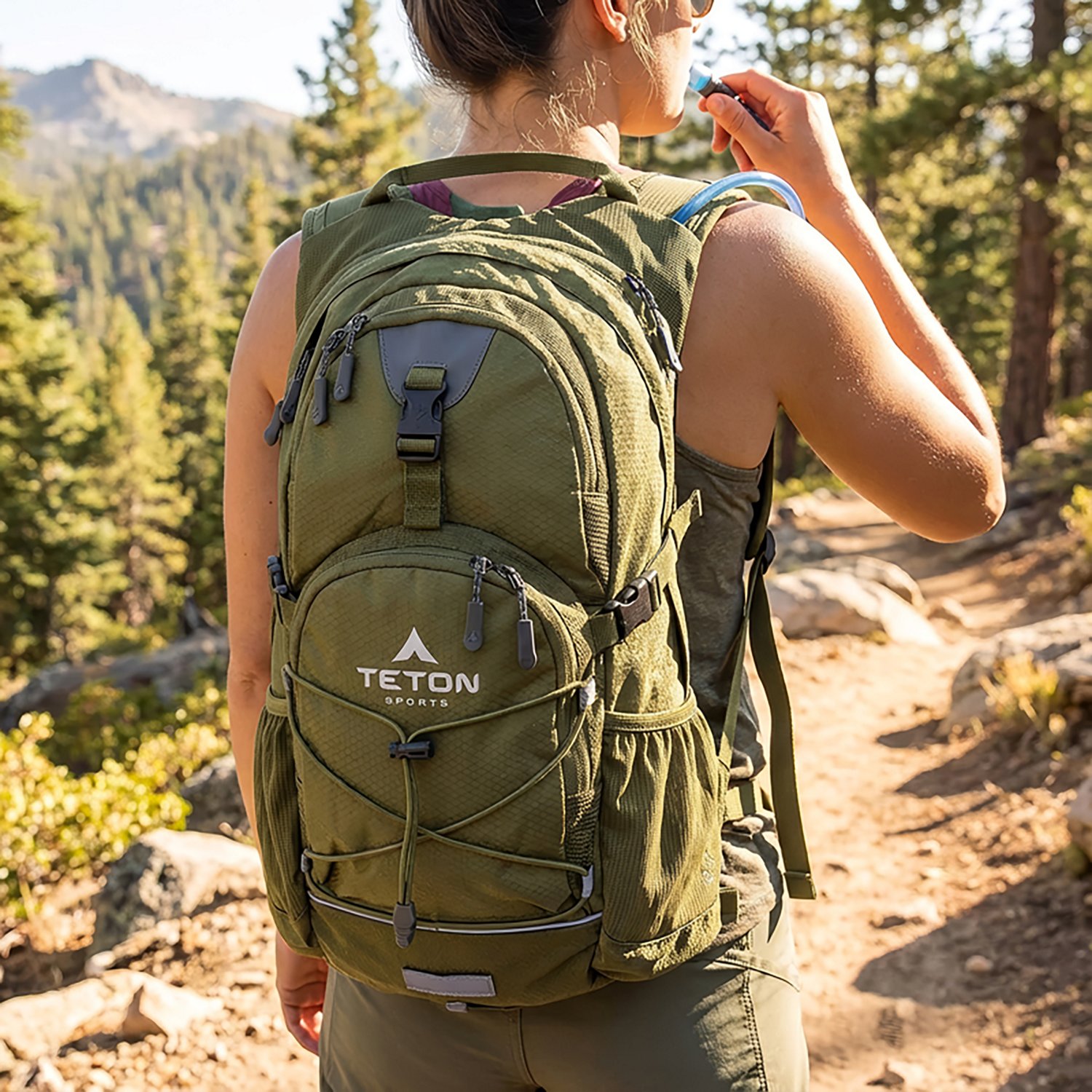 Teton Oasis 18L Hydration Backpack with 2L Bladder