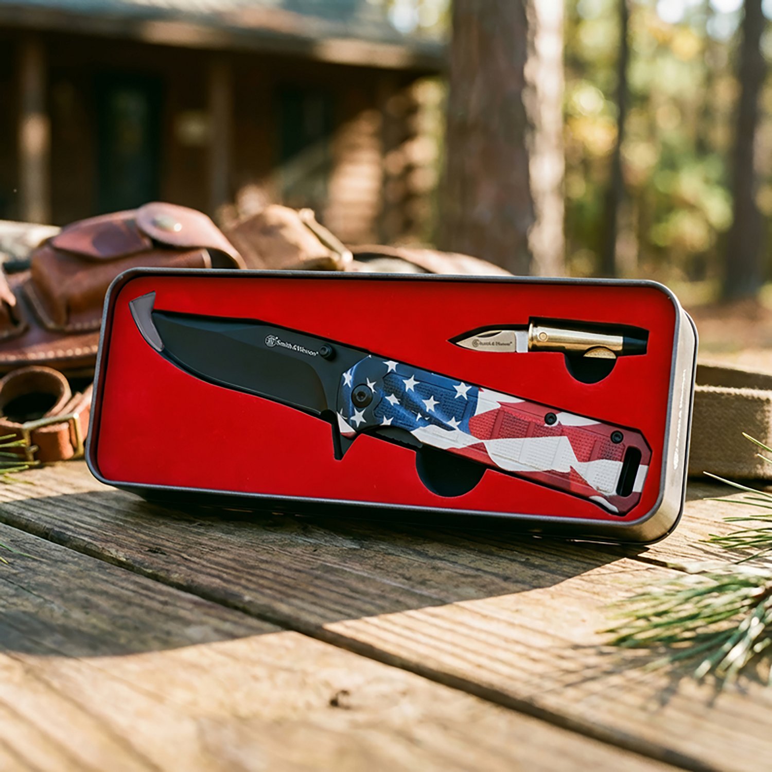 Smith & Wesson American Hero's Folder with Bullet Hunting Knives Gift Tin 2-Pack - view number 6