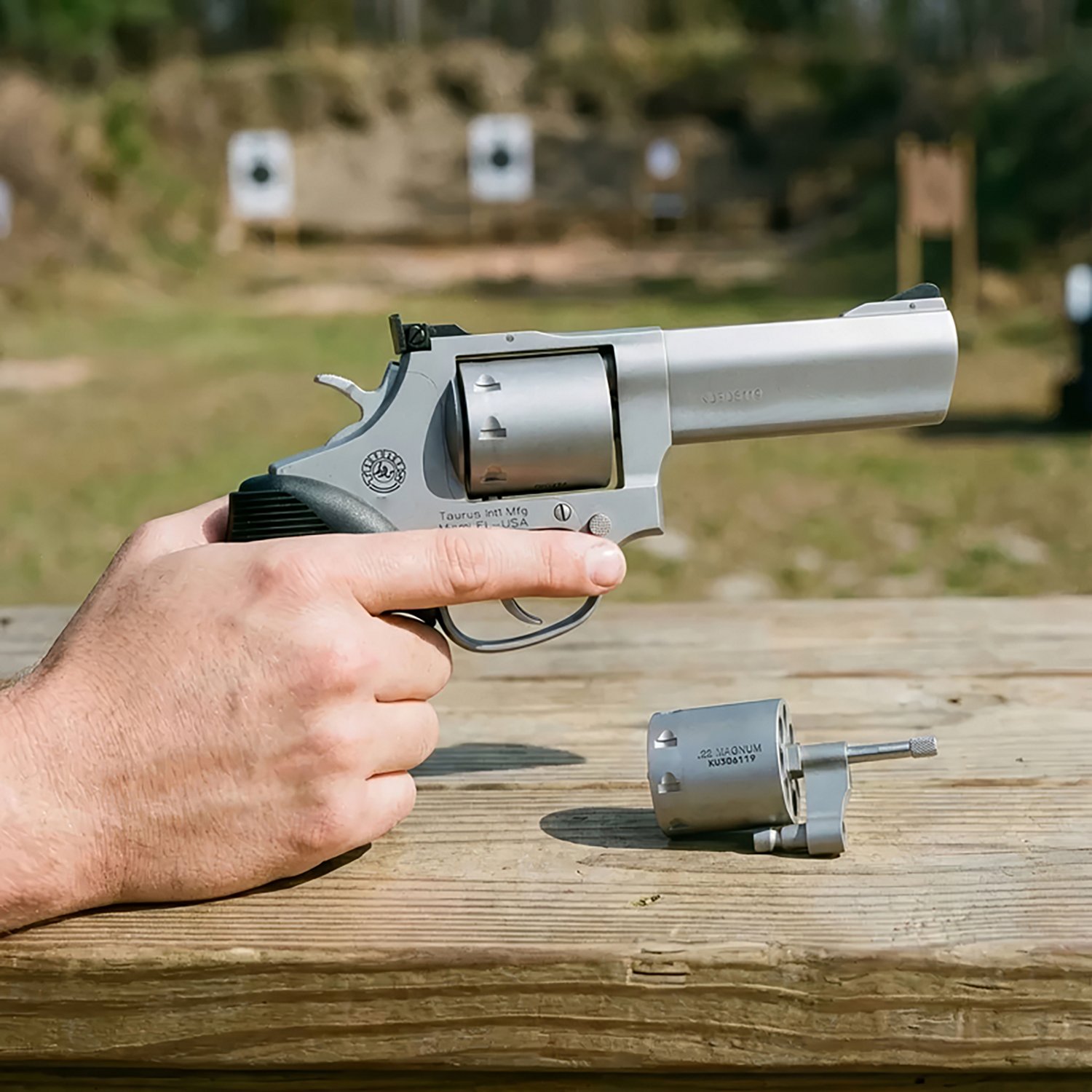 Taurus 992 .22 LR/.22 WMR Revolver - view number 2