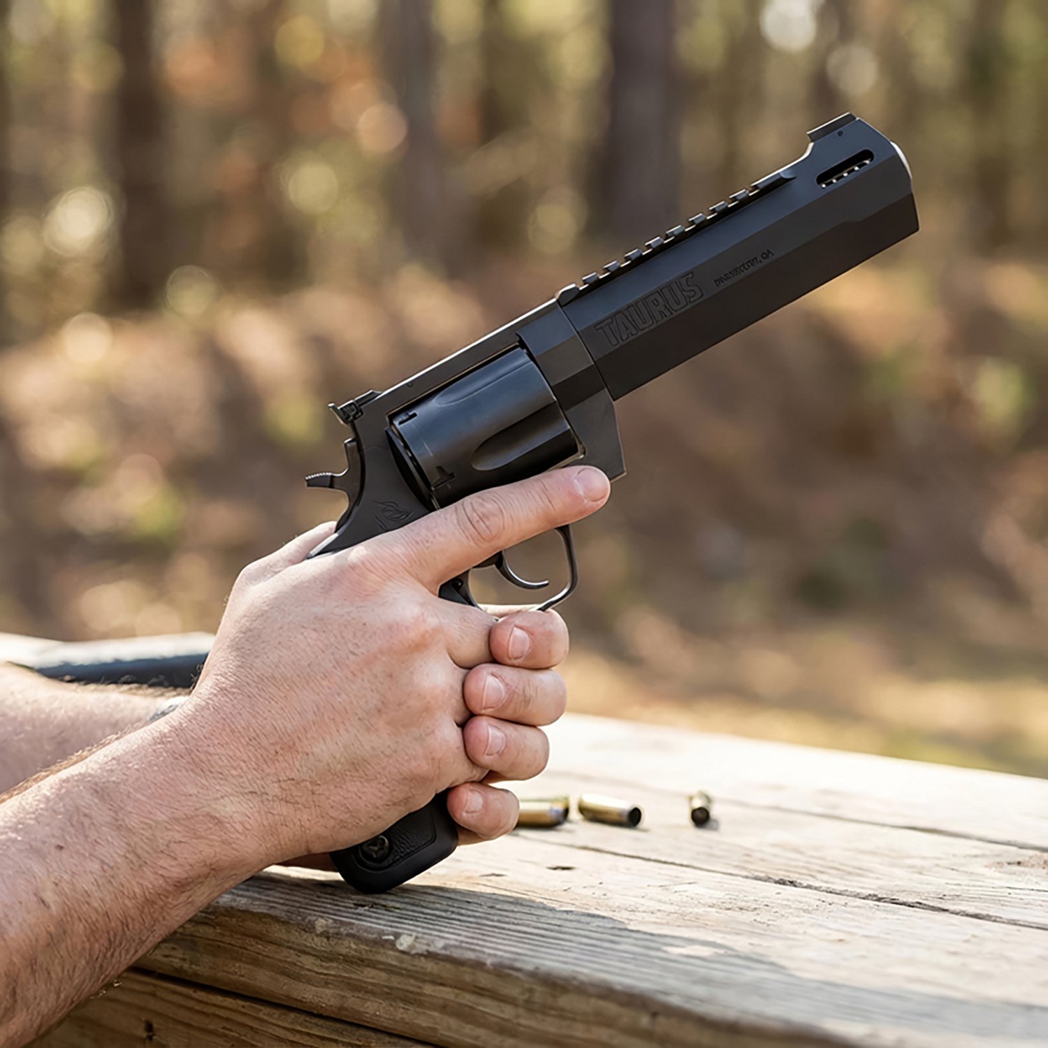 Taurus Raging Hunter .460 S&W Magnum 6.75 in 5-Round Revolver - view number 2