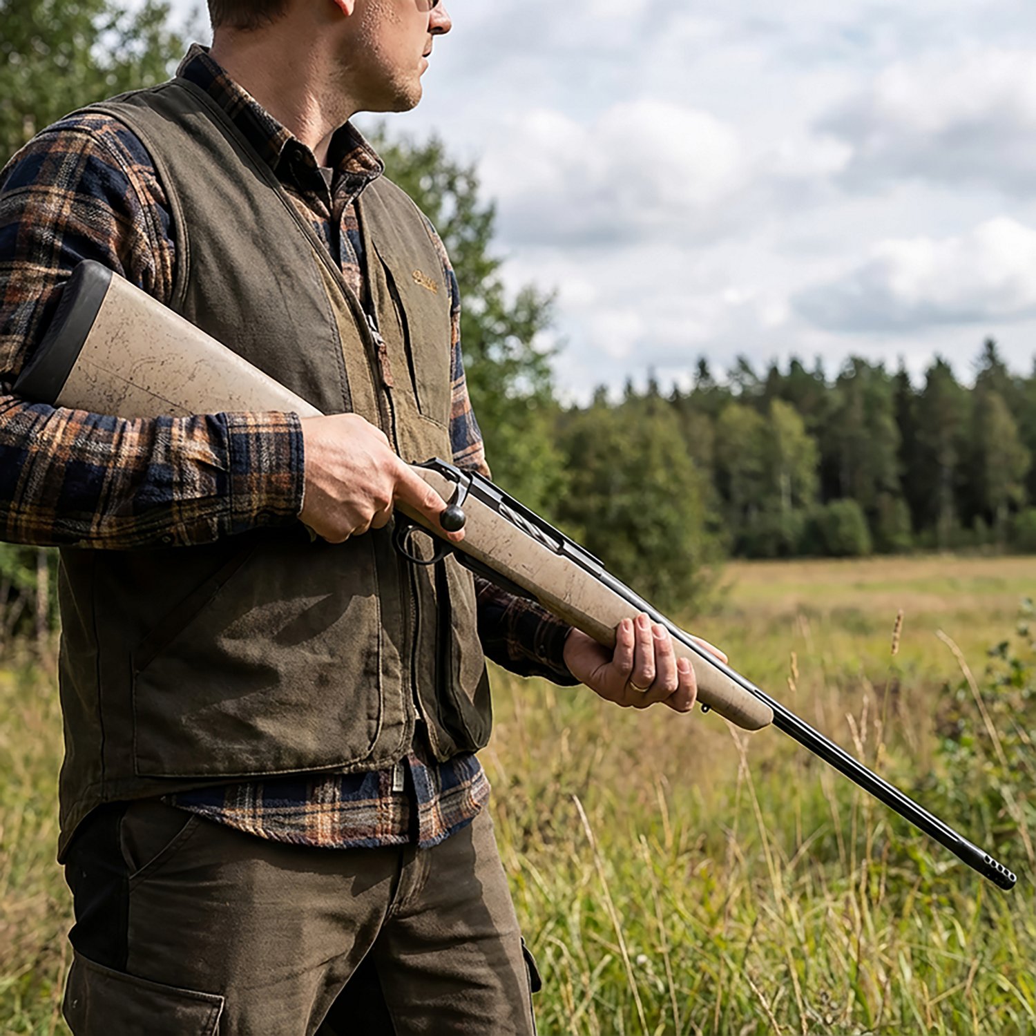 Tikka T3x Lite .270 Win Bolt-Action 22.40" Tan/Black Threaded Rifle - view number 3
