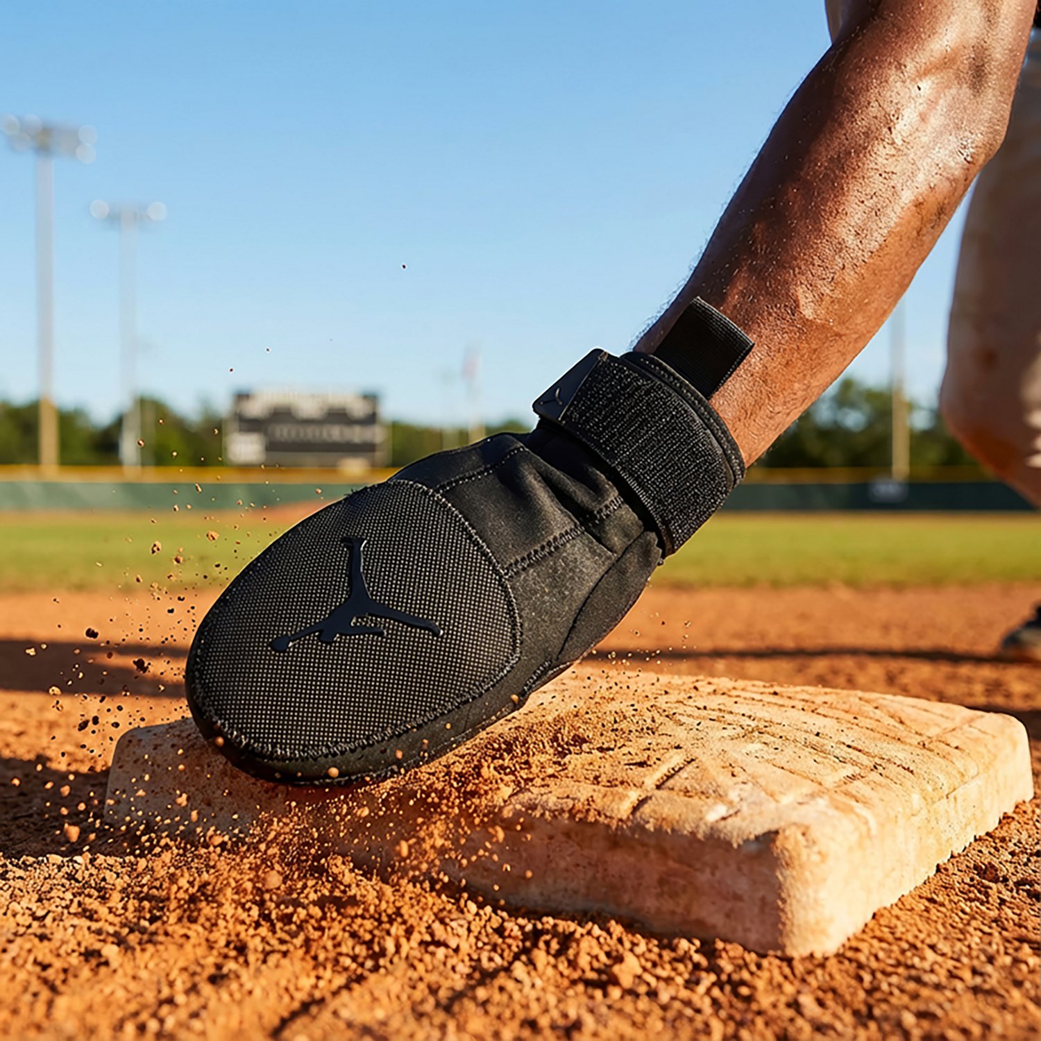 Jordan Adults’ Fly Sliding Mitt - view number 4