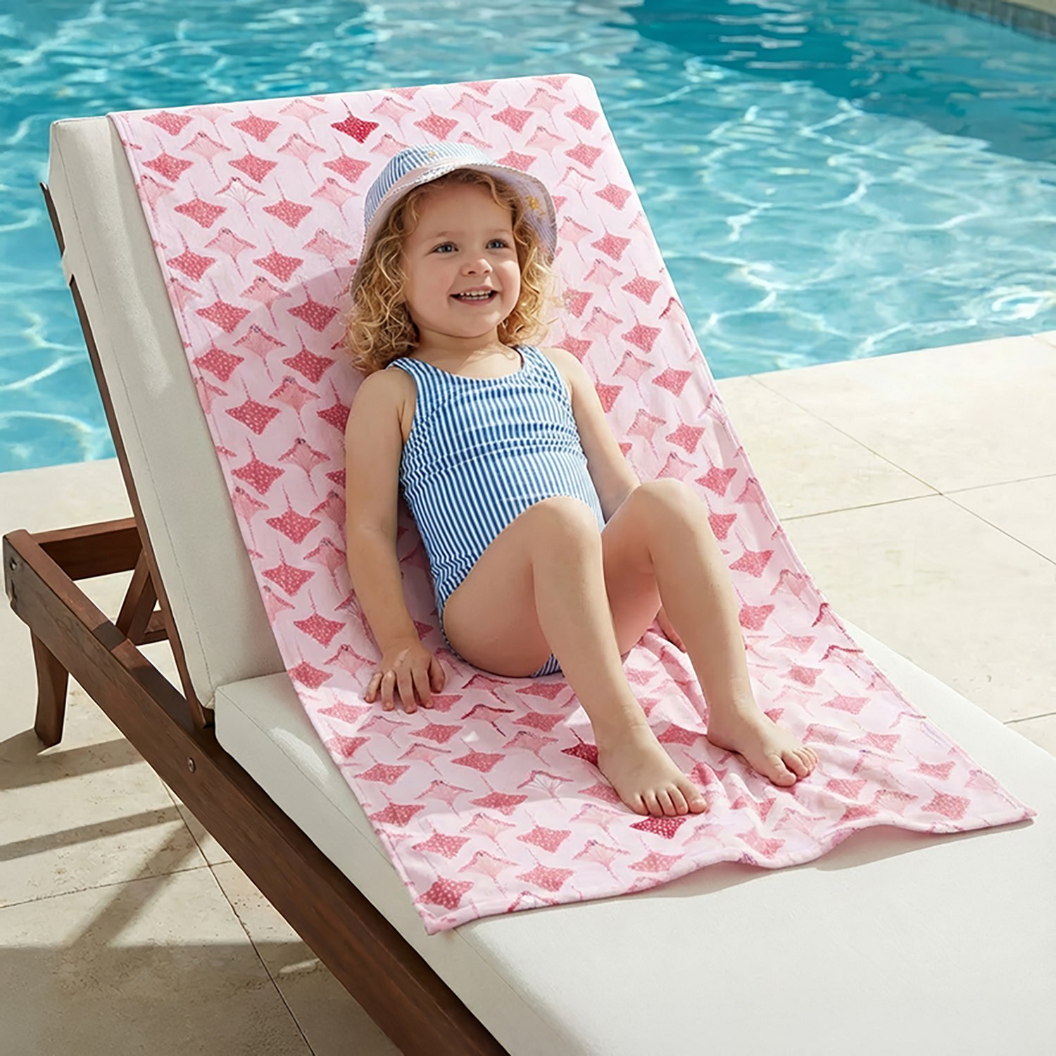O'Rageous Kids’ Stingray Printed Beach Towel - view number 3