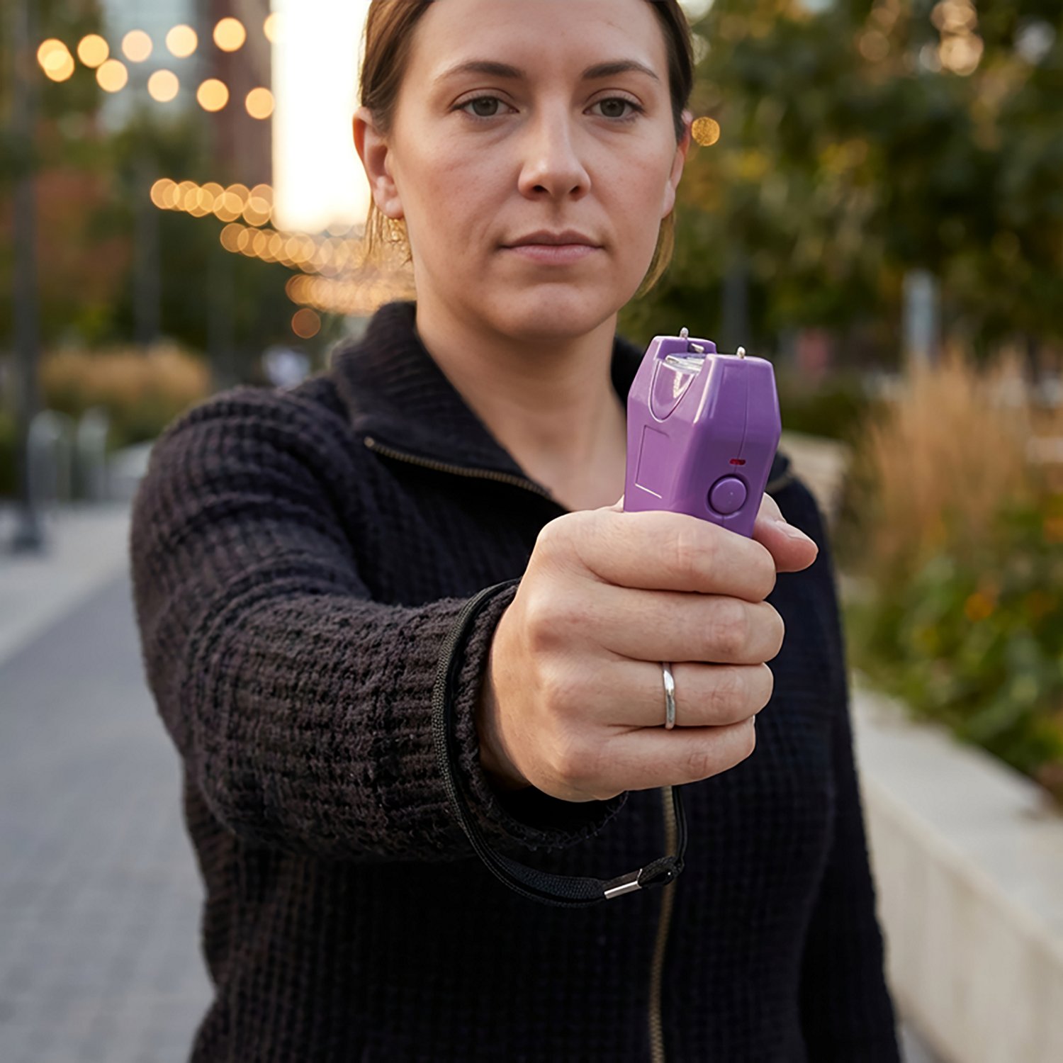 SABRE Dual Capacitor 600,000V Mini Stun Gun with LED Flashlight - view number 2