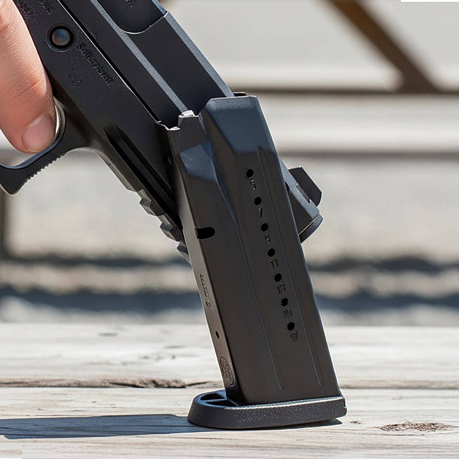 Smith & Wesson M&P 9mm 17-Round Magazine - view number 2