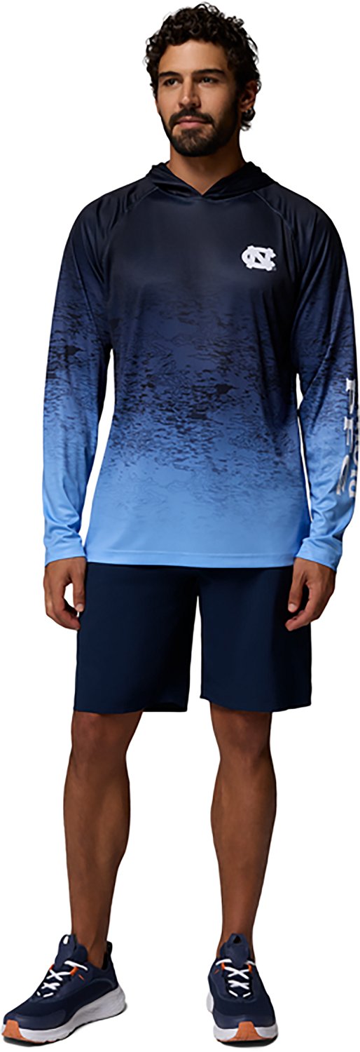 Columbia Sportswear Men's University of North Carolina Super Terminal Tackle Hoodie - view number 5