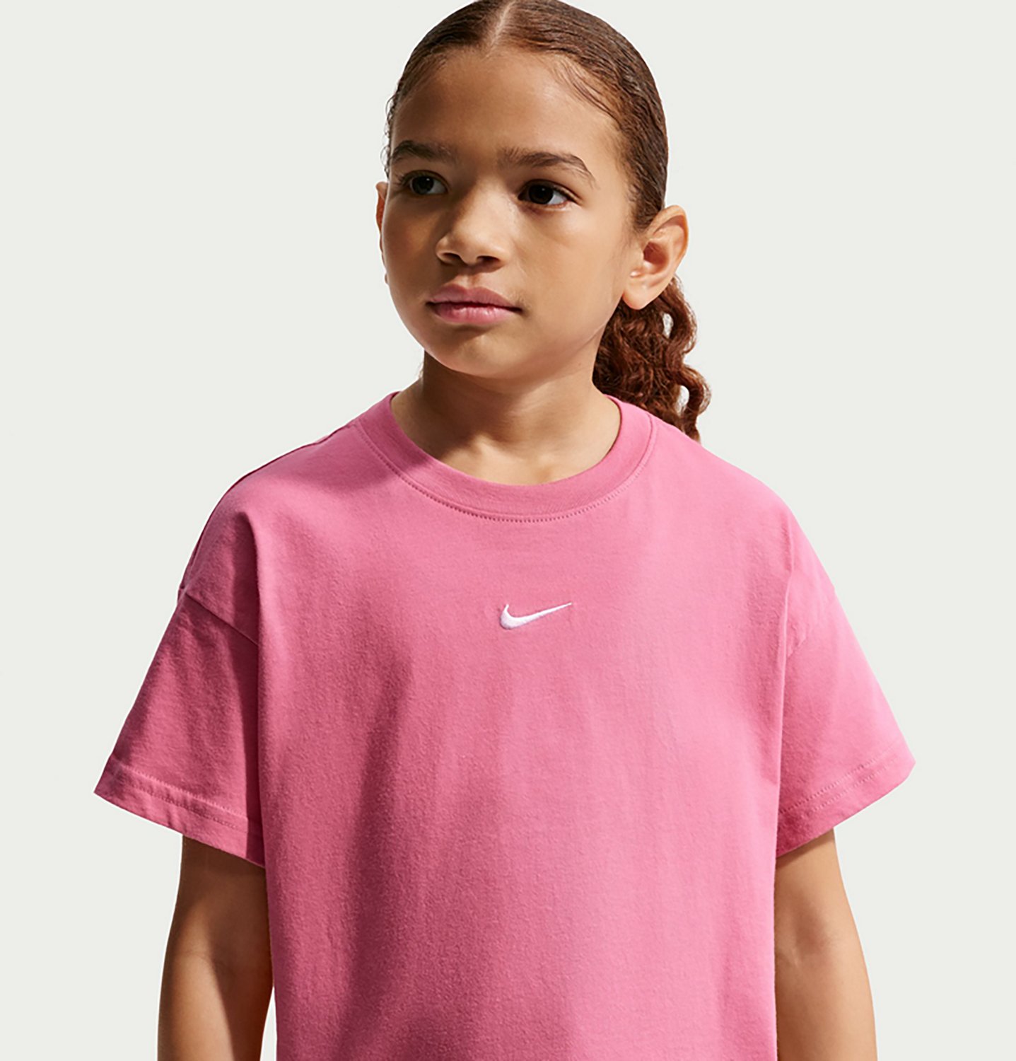 Nike Girls' Sportswear Essential Boxy Short Sleeve T-shirt